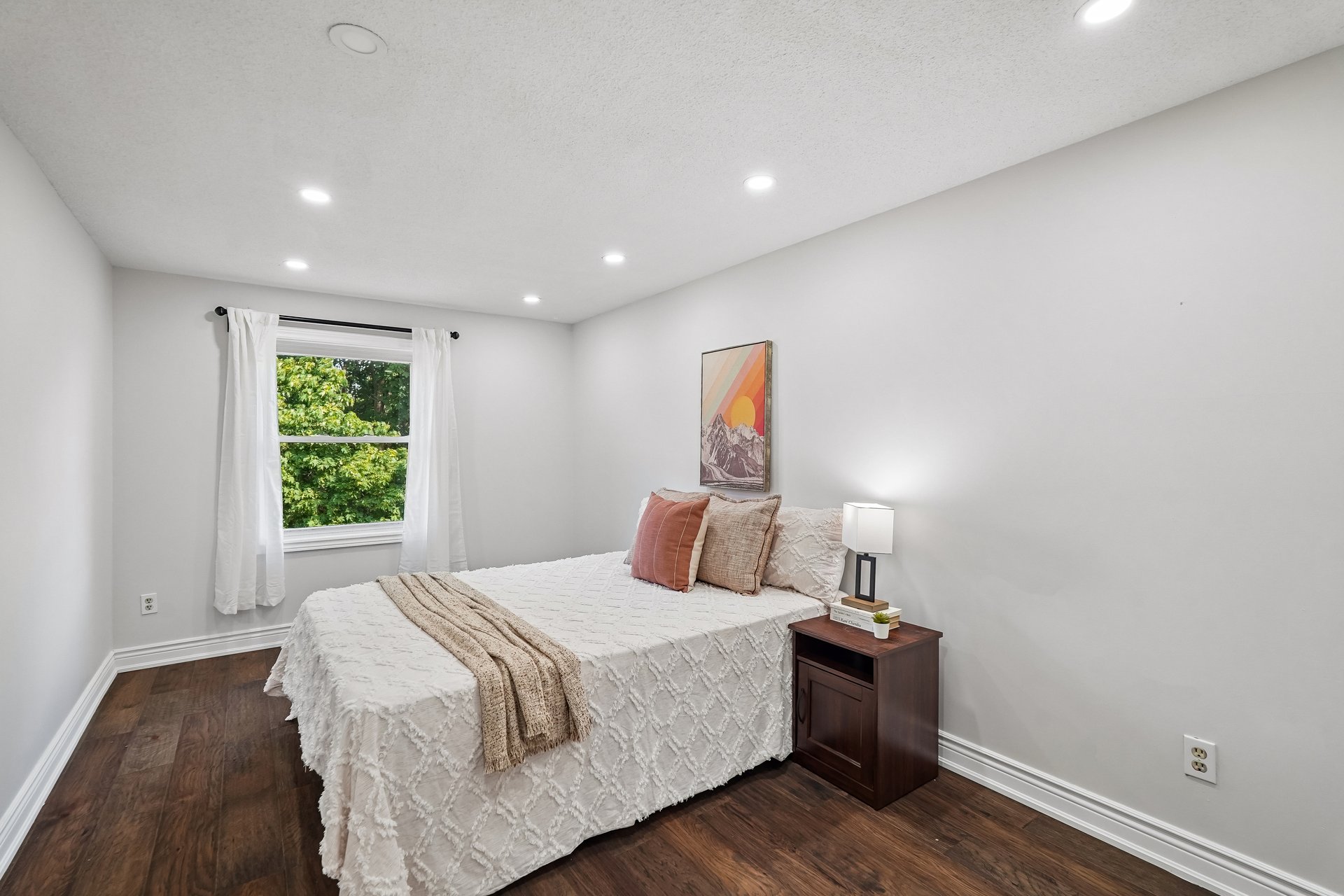 Move-in ready in the heart of Glen Abbey