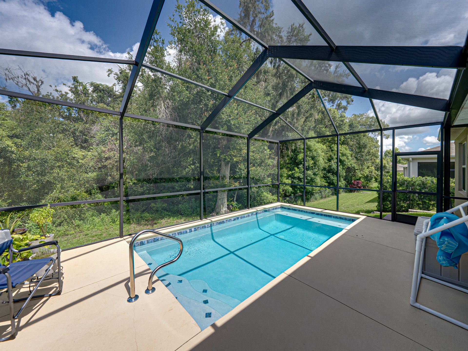 12615 EASTPOINTE DR