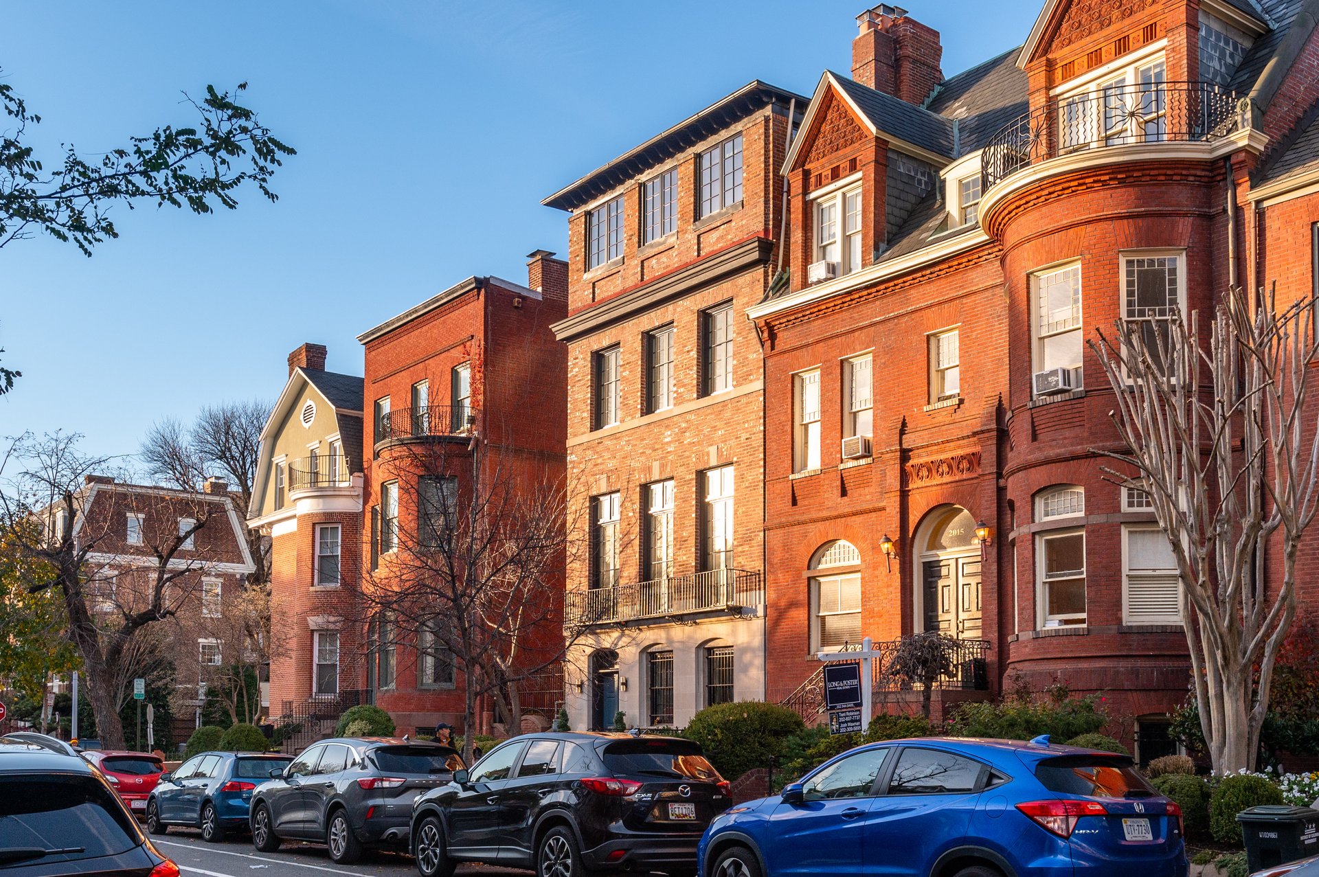 R Street NW 