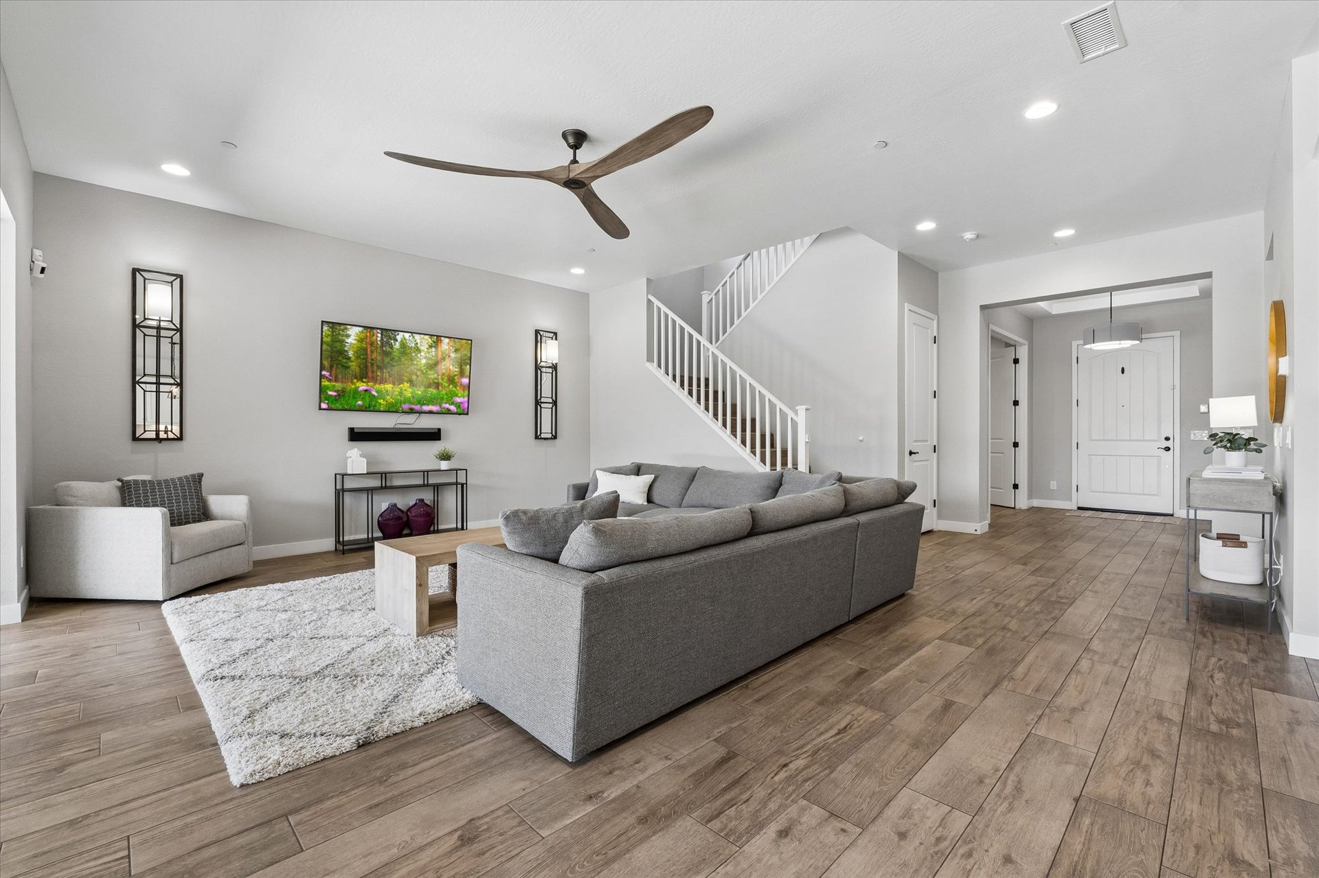 2905 E LOS GATOS DR, Phoenix, AZ 85050