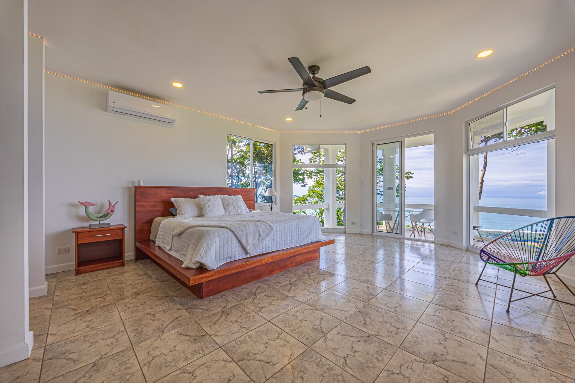16 ACRES – 6 Bedroom Grand Estate With Guest House, 15 Minutes to Dominical, SPECTACULAR OCEAN VIEWS!!!