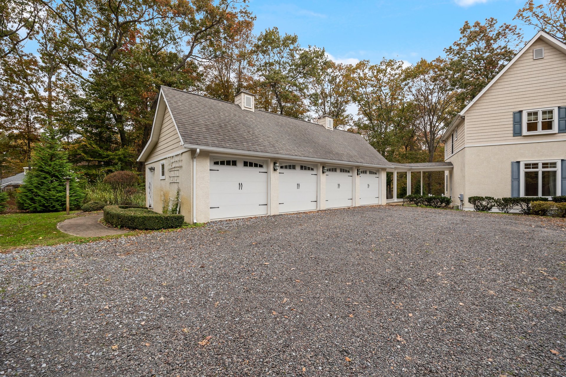 2A Laurel Dr