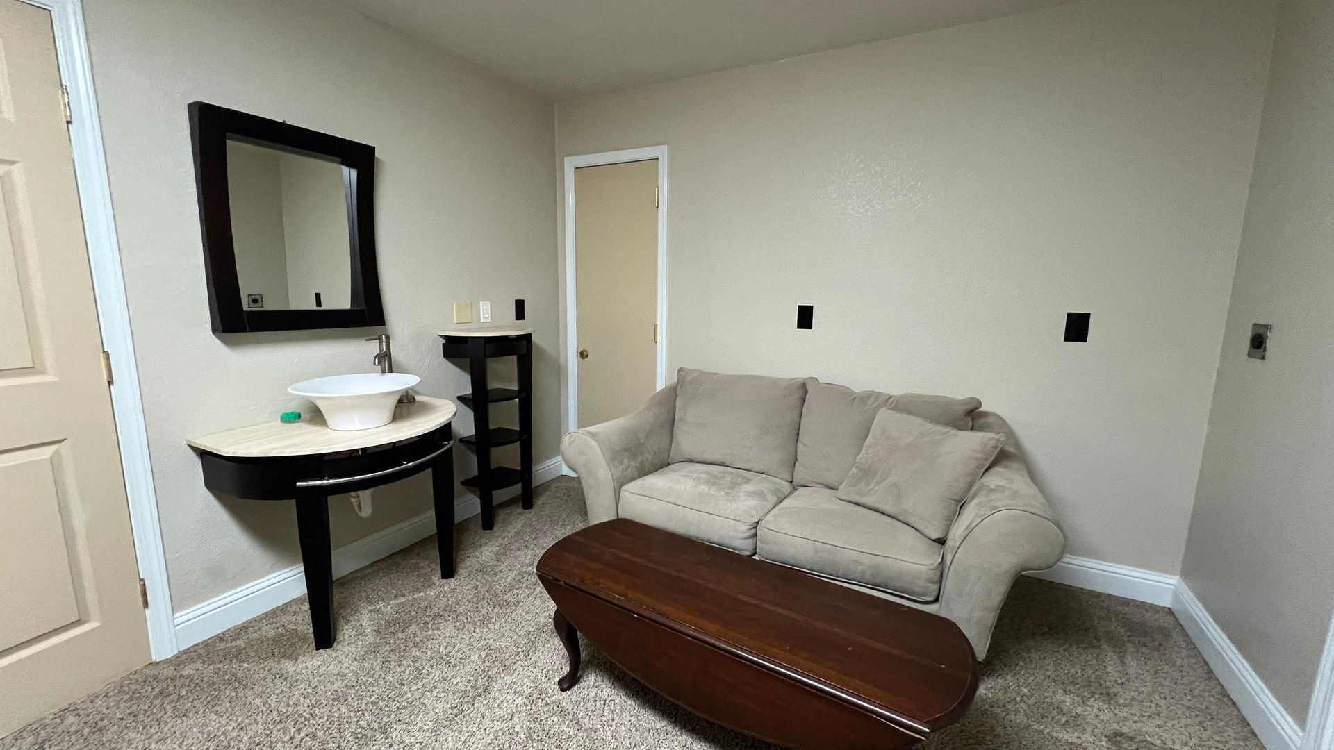 555 Hwy 101 S Apt 1