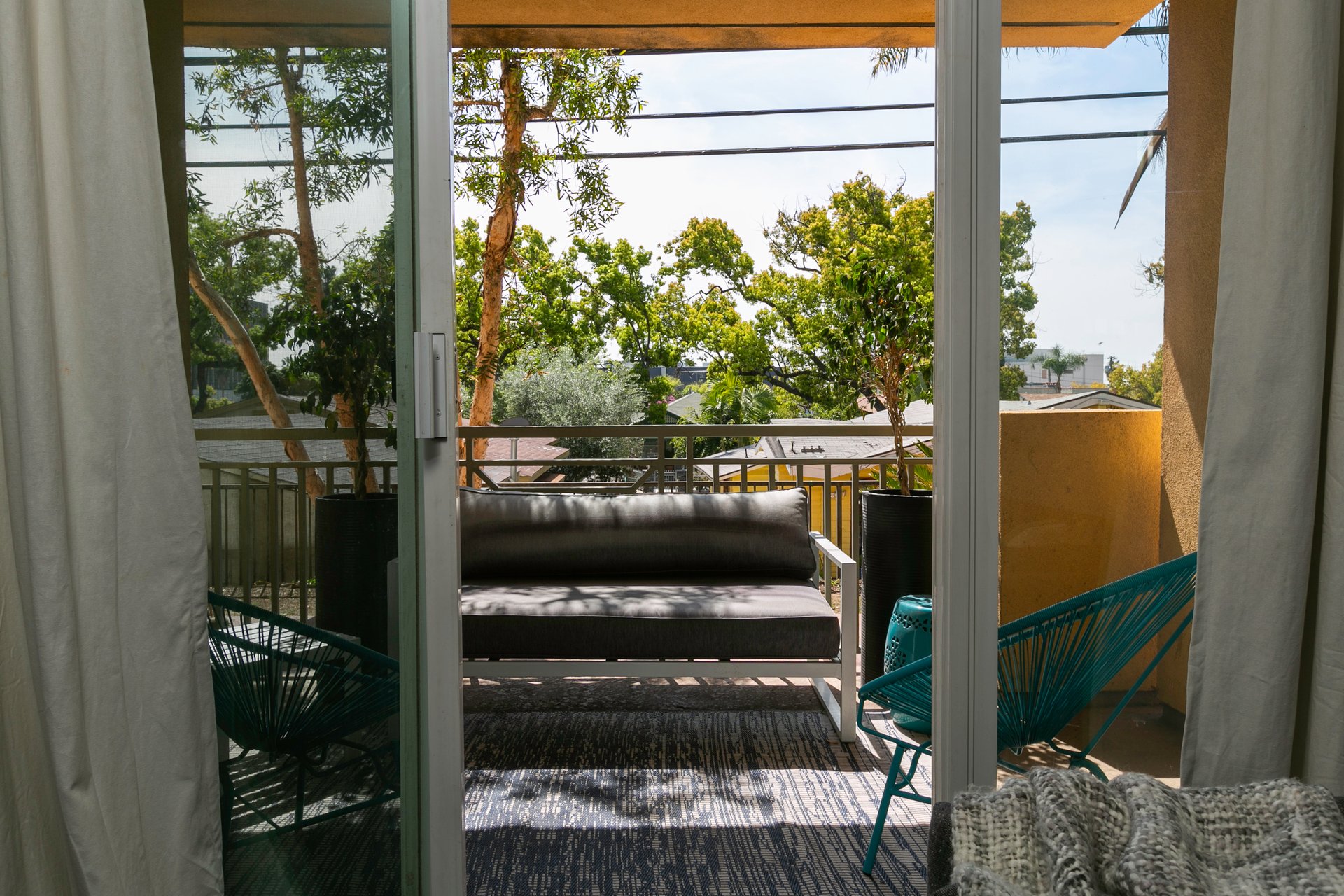 Stylish Condo in the Heart of Hollywood