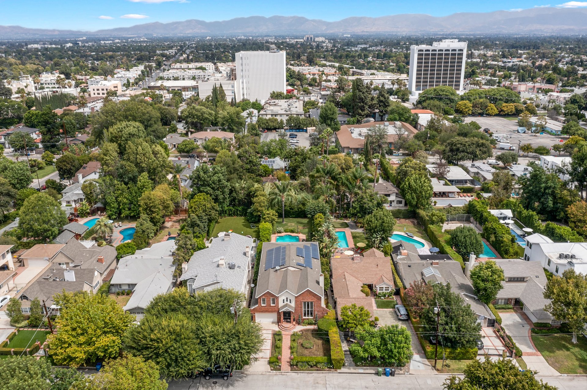 14811 Sutton St, Sherman Oaks