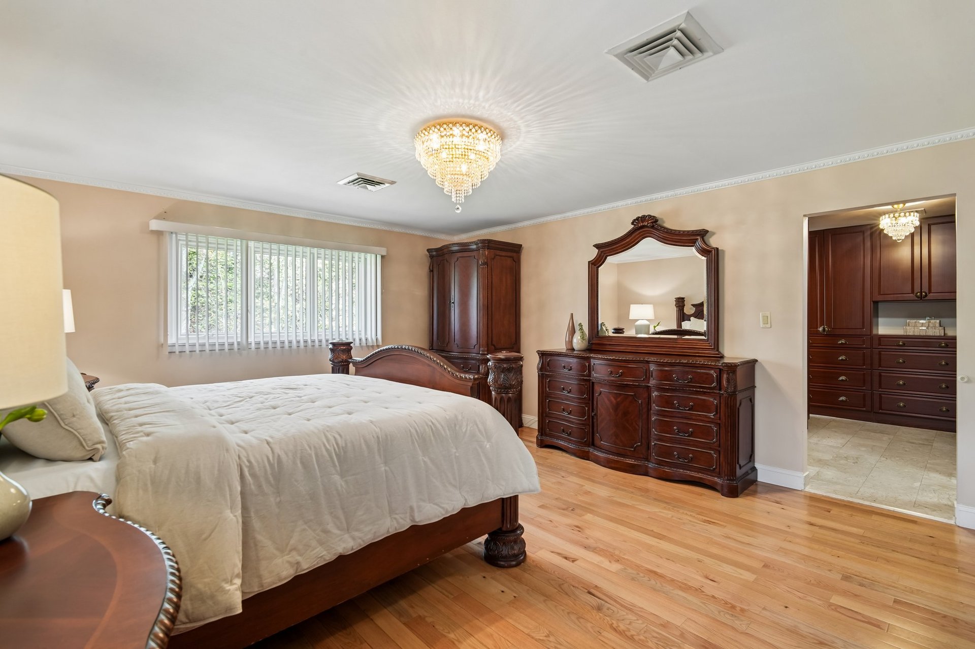 35 Grandview Avenue