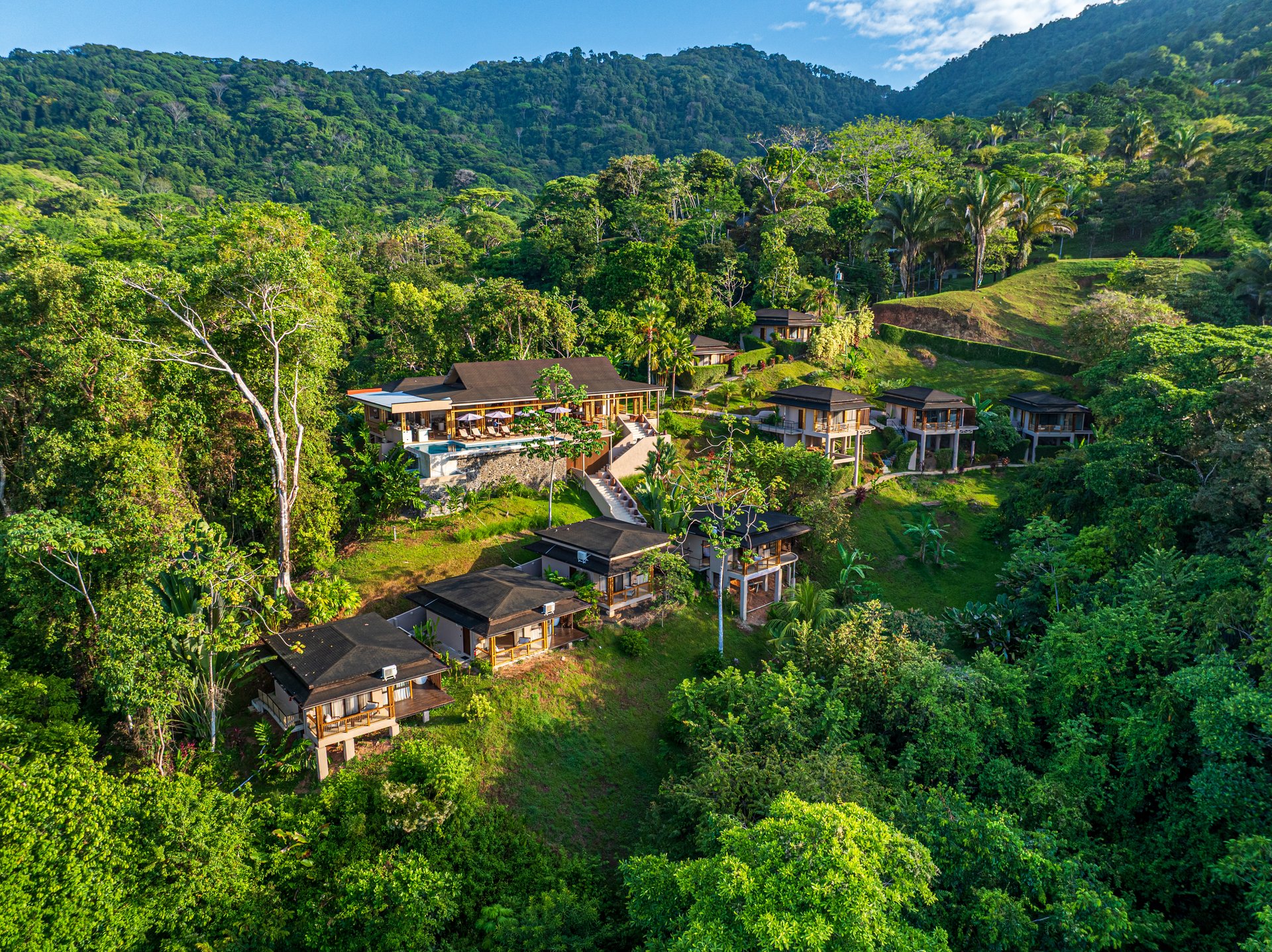 Luxury Hotel Boutique with Ocean Views | Walking distance to the beach | 13.2 Acres