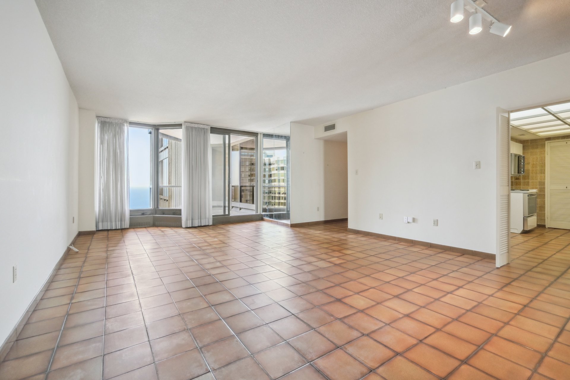 Lakeside Living at the Prestigious Palace Pier