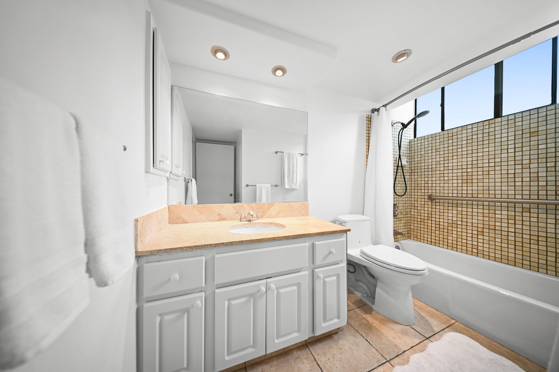 1030 Aoloa Pl Unit #2/302B
