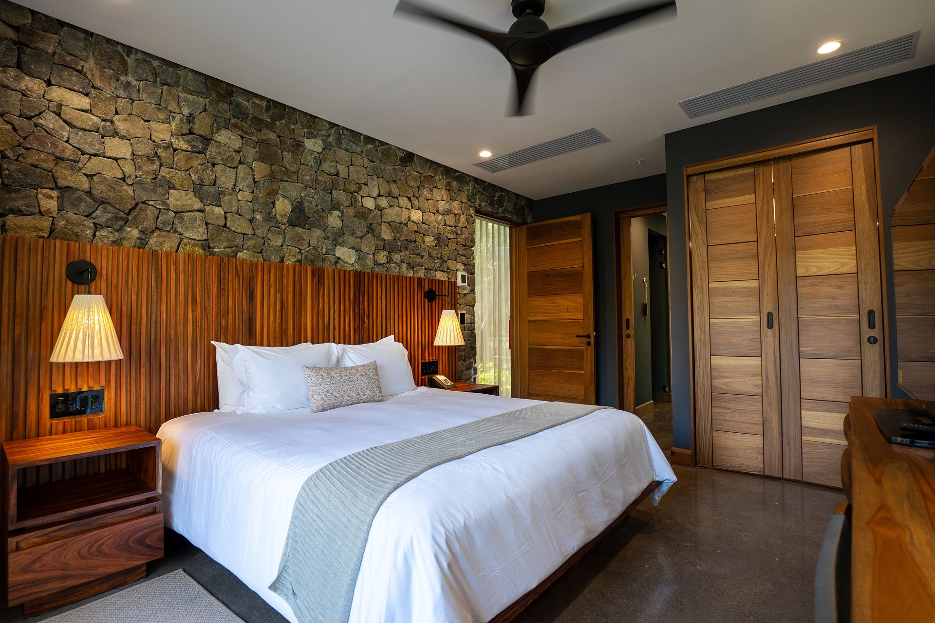 El Mangroove Autograph Collection® | Exclusive 2 & 3-Bedroom Villas in the Heart of Papagayo!