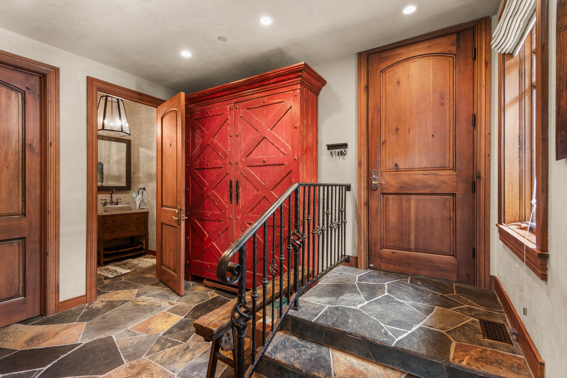 863 Hunter Creek
