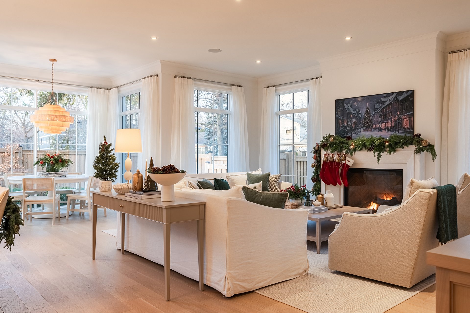 oakville-custom-home-living-room-holiday-mantel-garland
