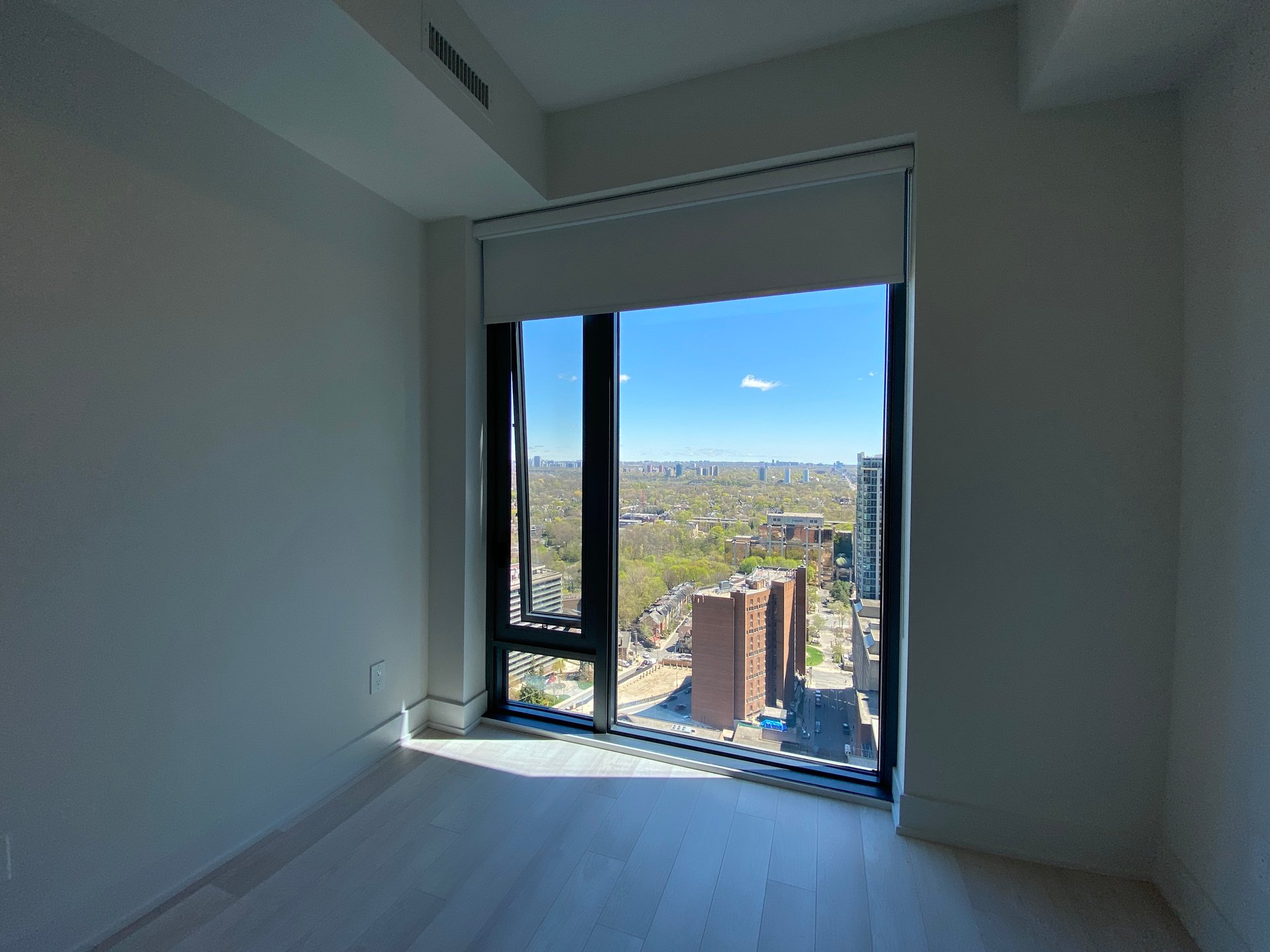 8 Cumberland Street Unit: 3007
