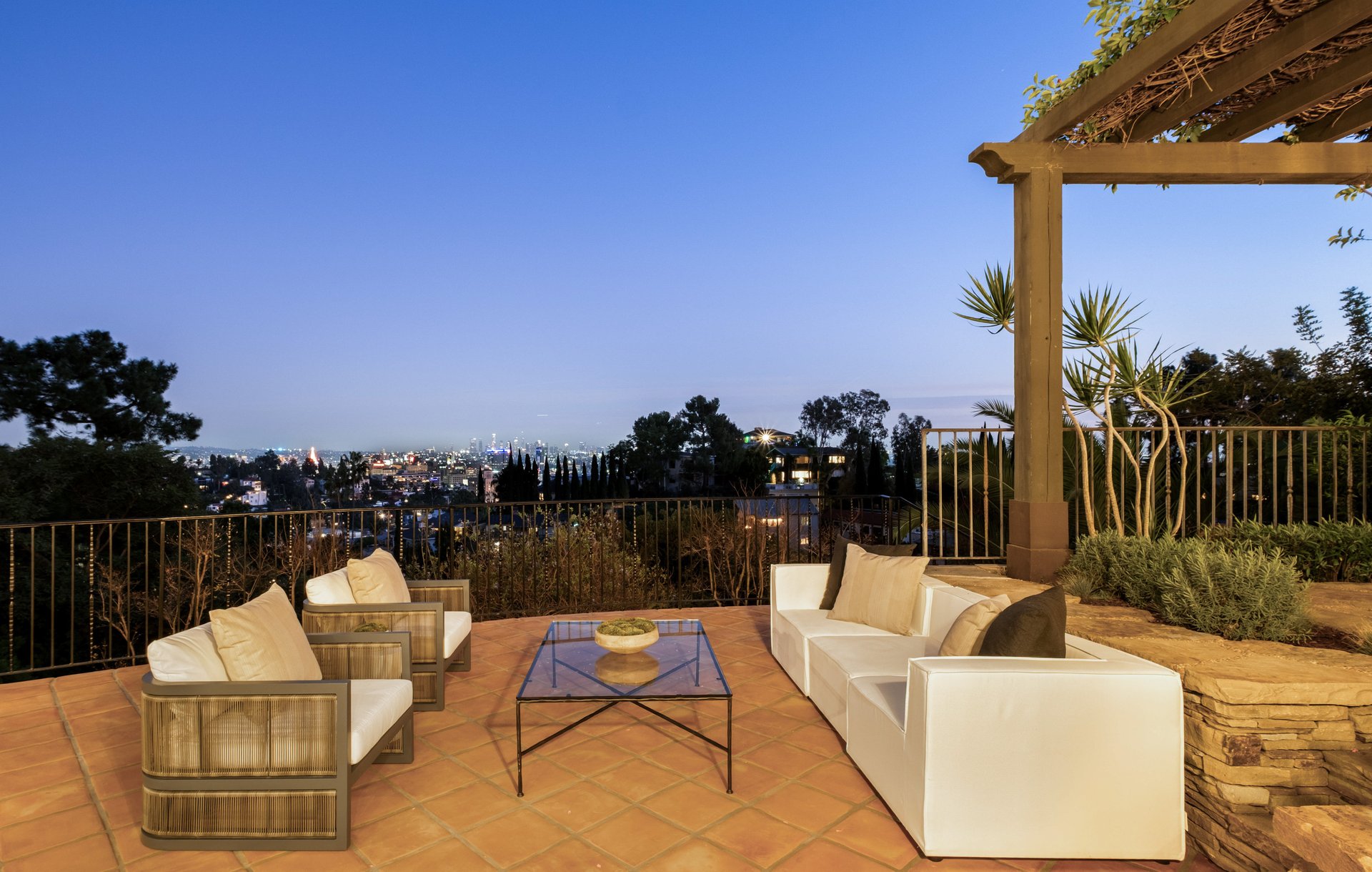 7020 La Presa Dr, Hollywood Hills