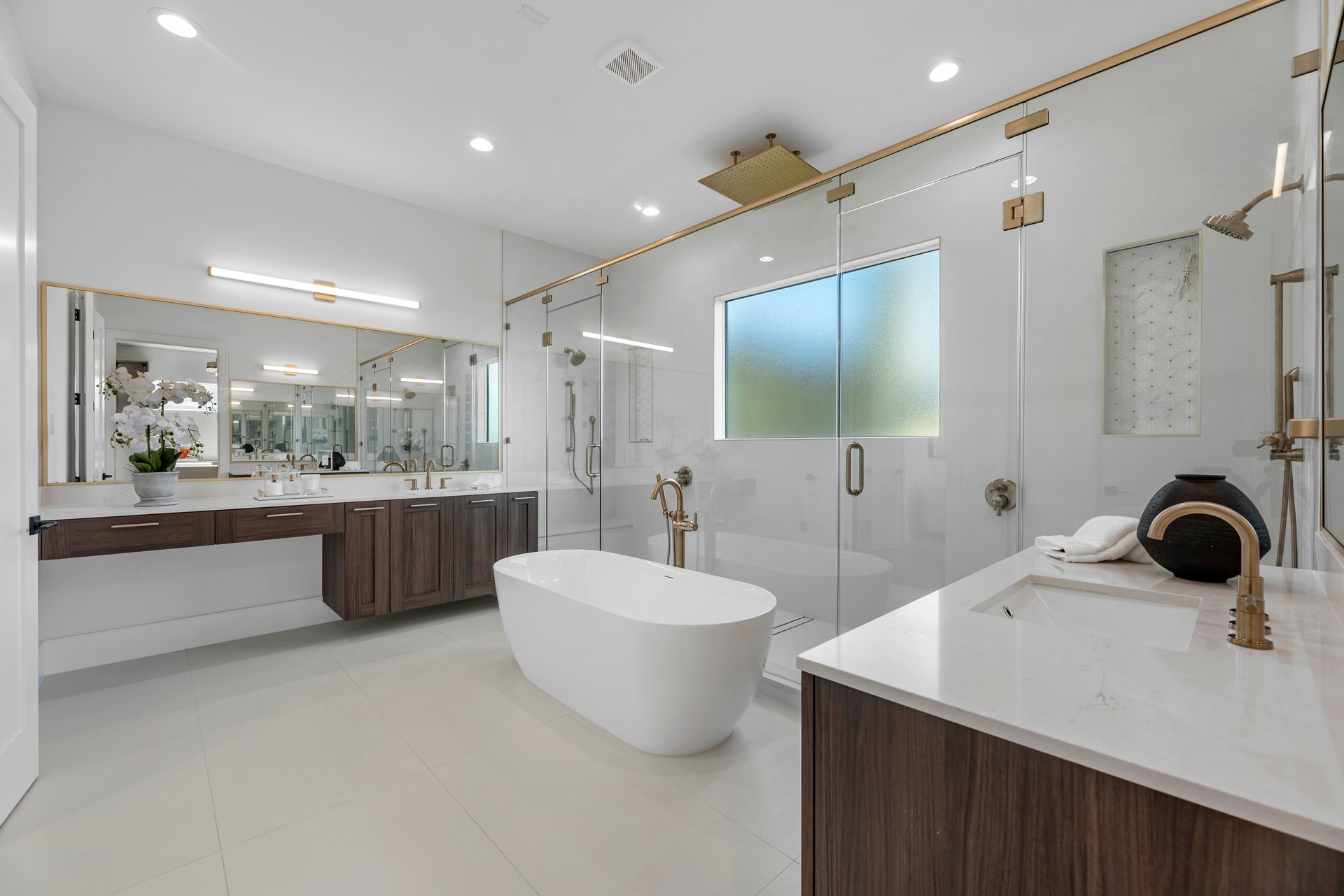 963 West 41st Street