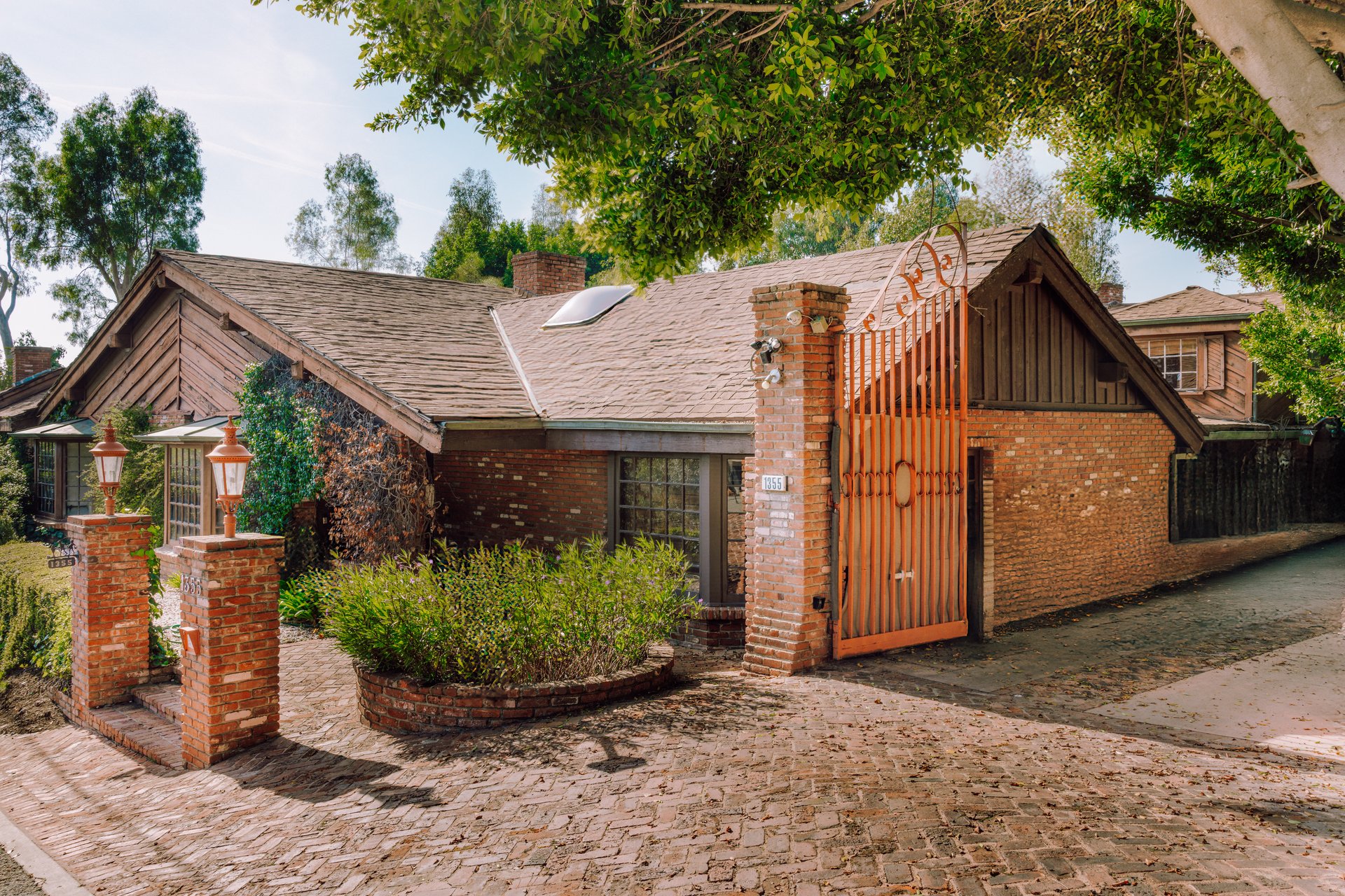 1355 Beverly Estates Dr