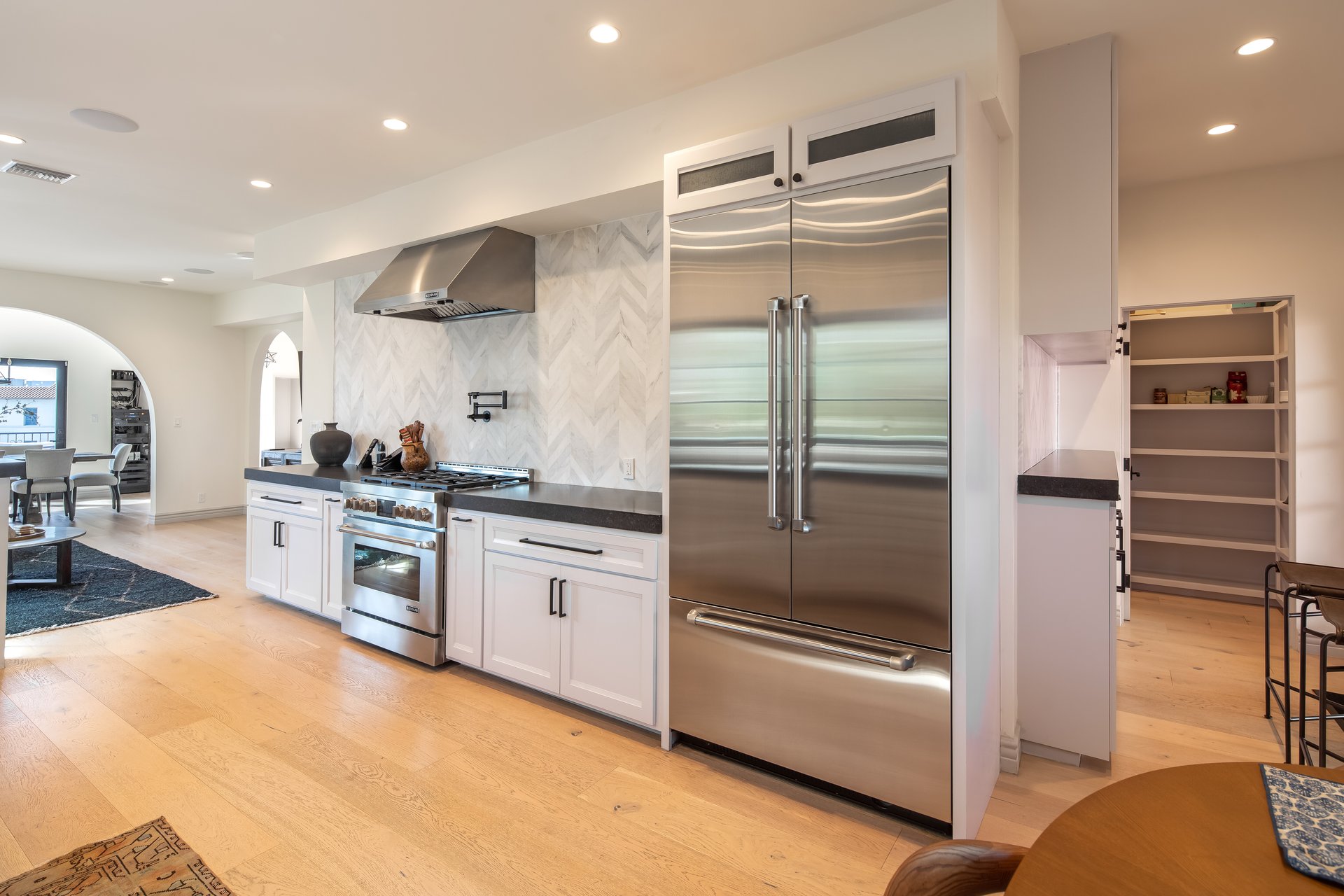 8425 W Sunset Blvd, West Hollywood