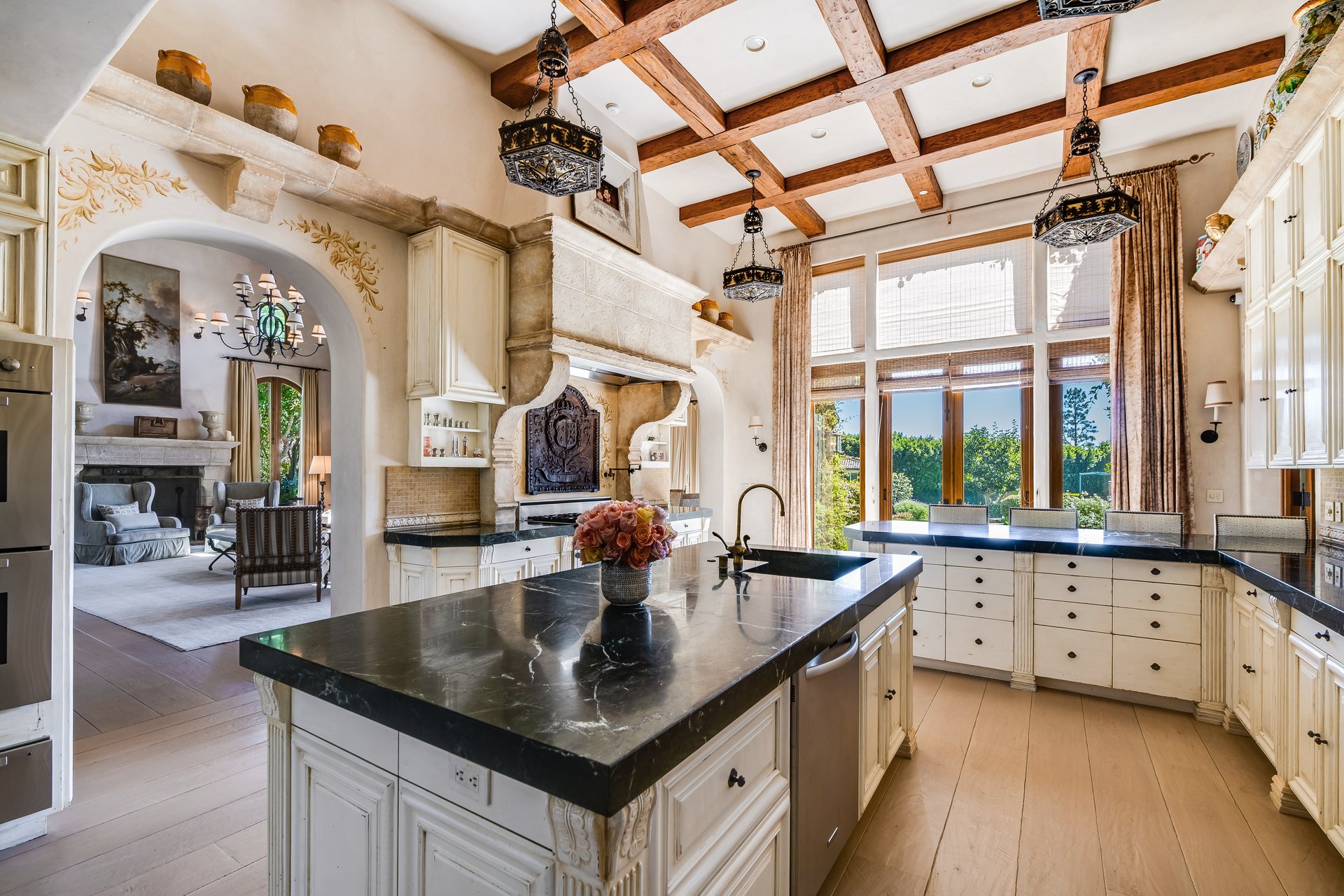 1550 Amalfi DR