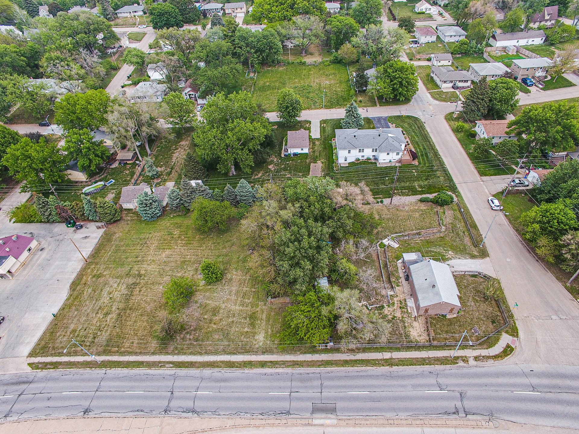 2527 N 72nd St