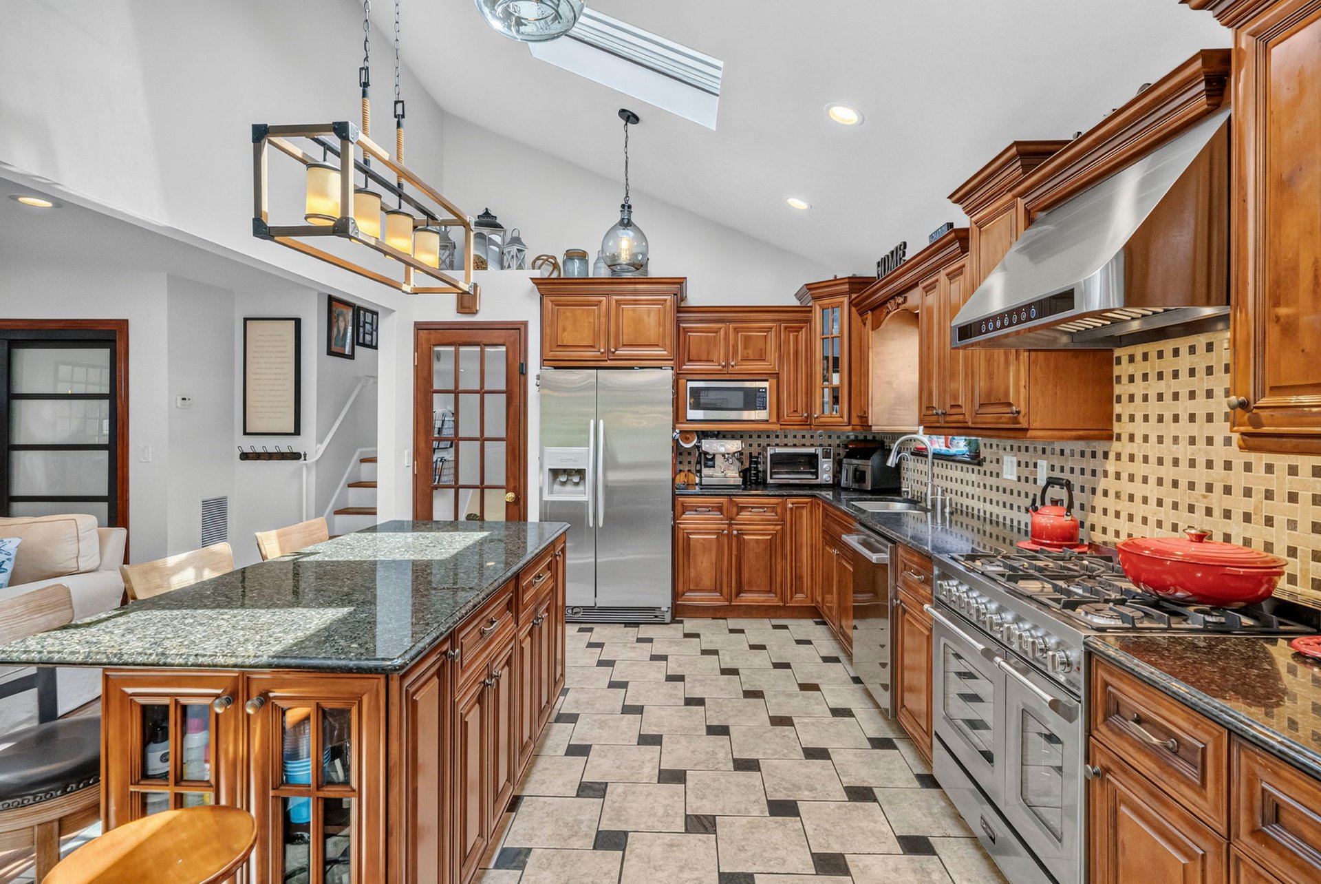 24 Beacon St