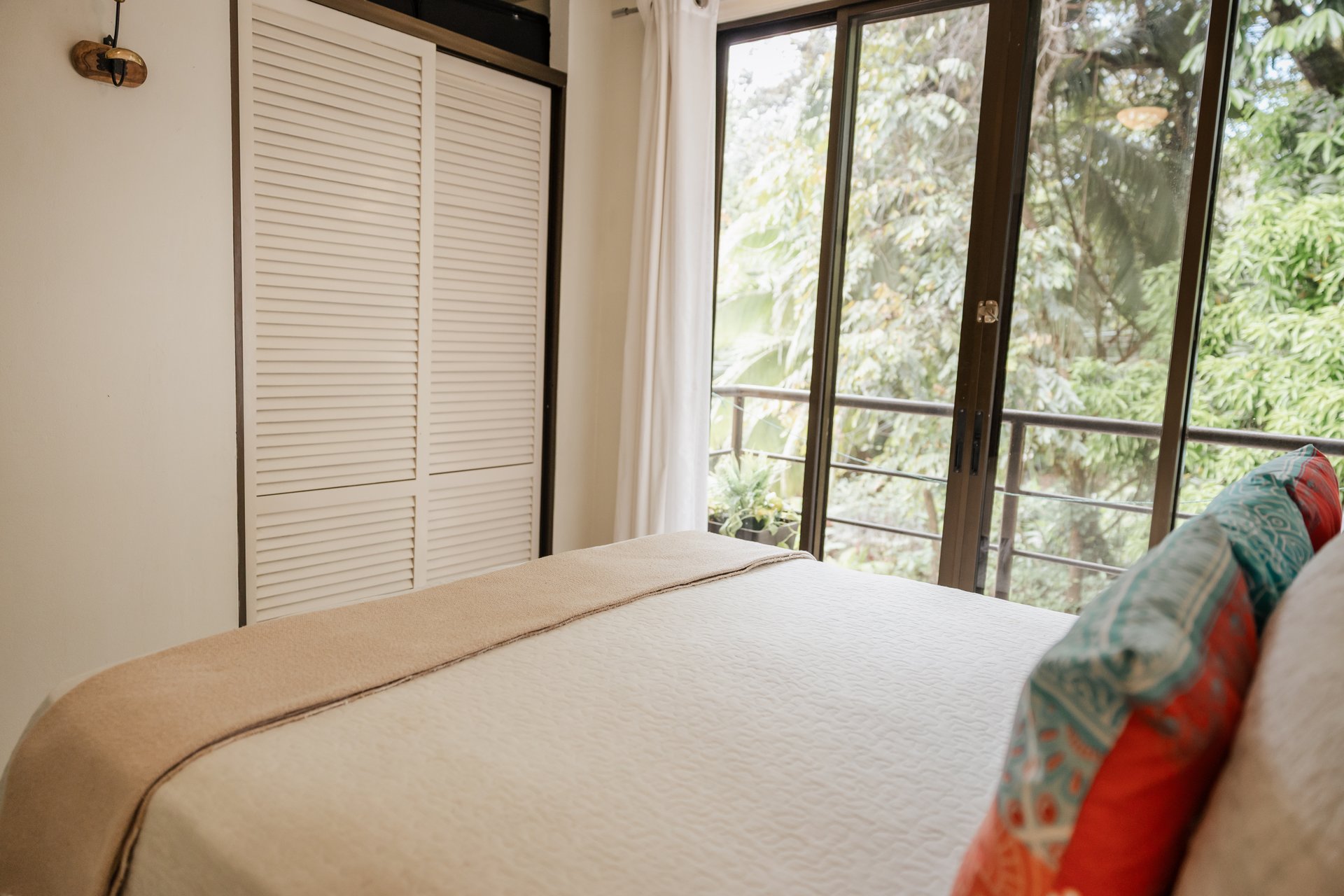 Casa Su - Best Priced Renovated Condo in Prime Manuel Antonio