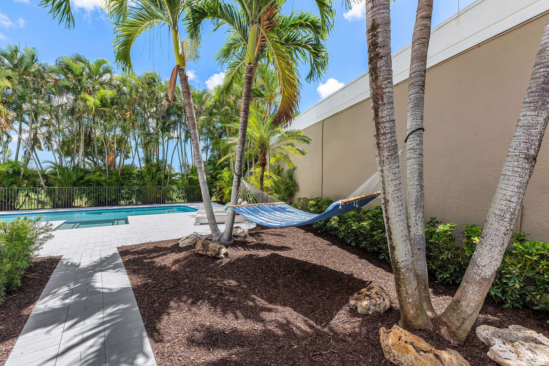 5323 Ascot Bend