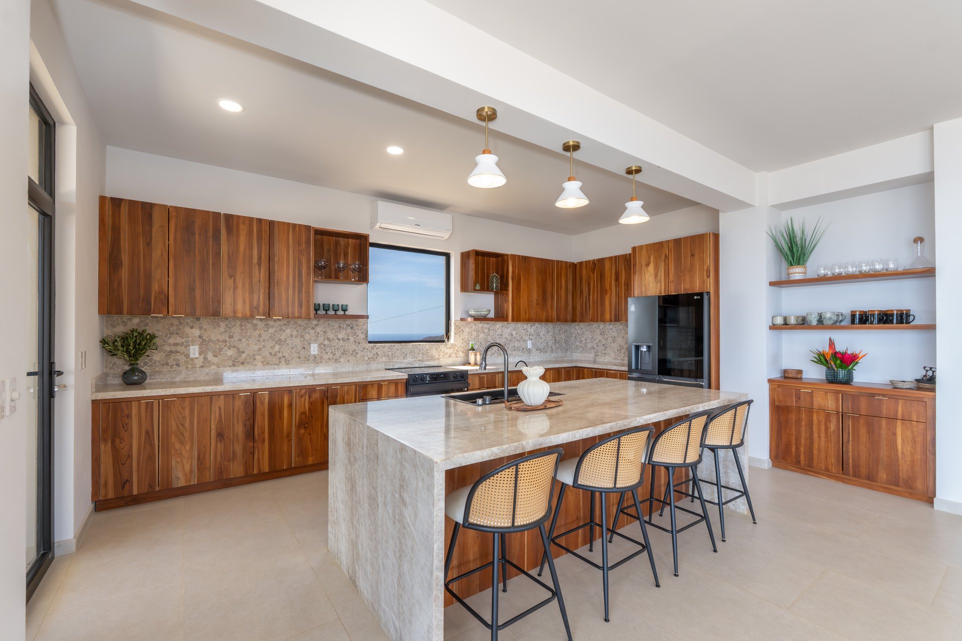 Casa Vista Escondida | 5 Bedroom Ocean View Estate with Seller Financing & Additional Lot in Playa Potrero Costa Rica