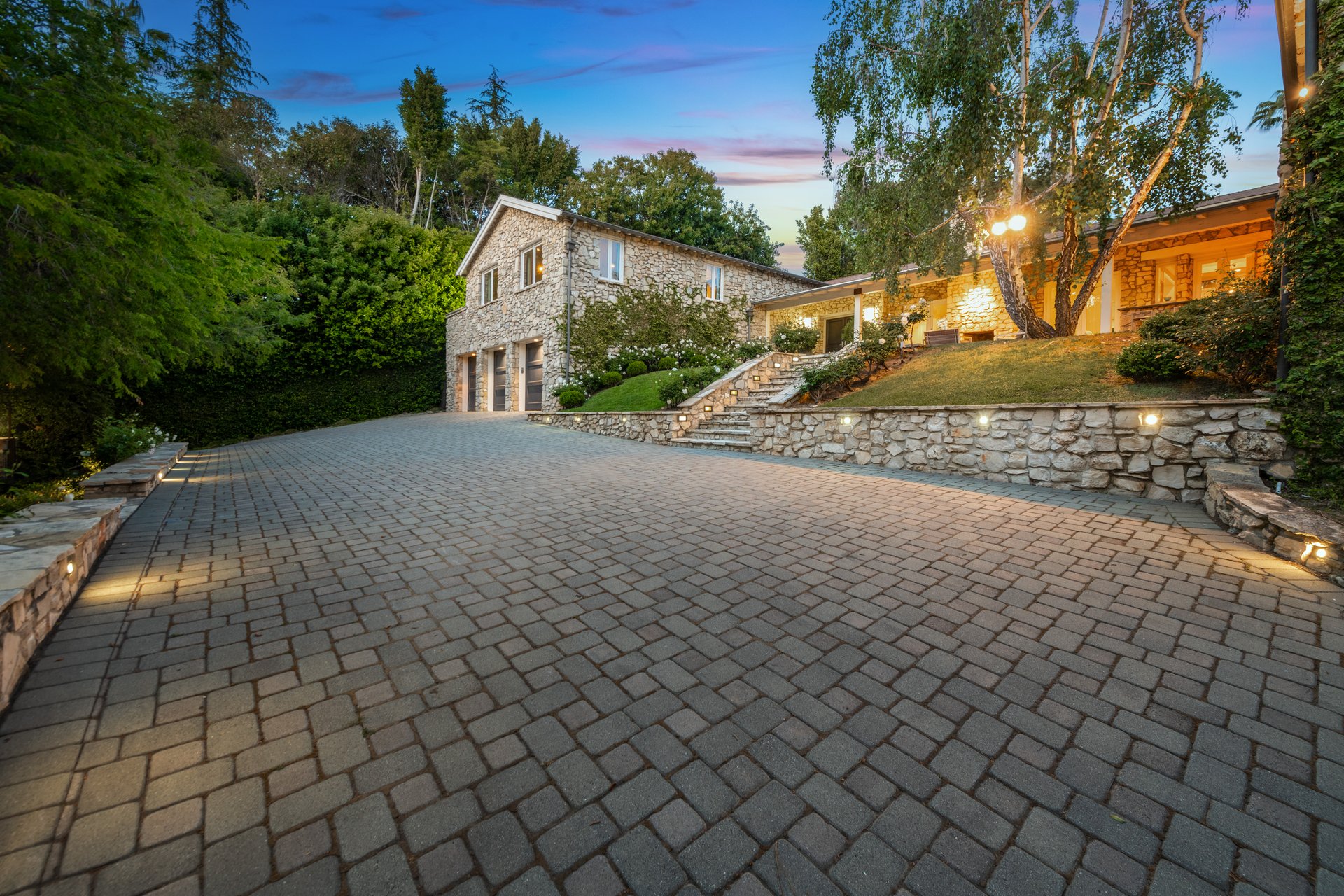 422 Parkwood Dr