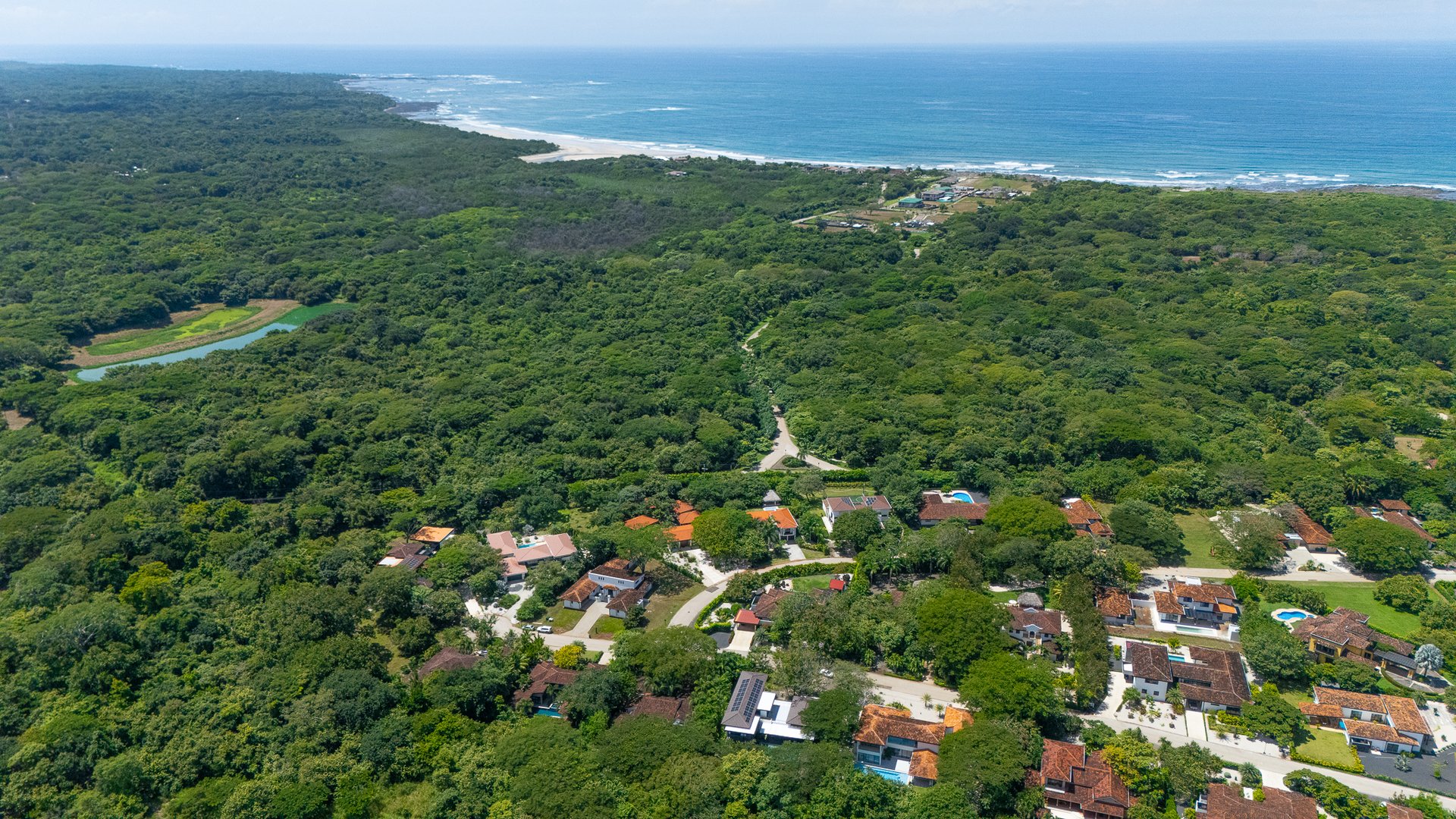 Casa Canto del Agua | Luxury 7-Bedroom Villa with Two Guest Apartments in Hacienda Pinilla’s Reserva de Golf