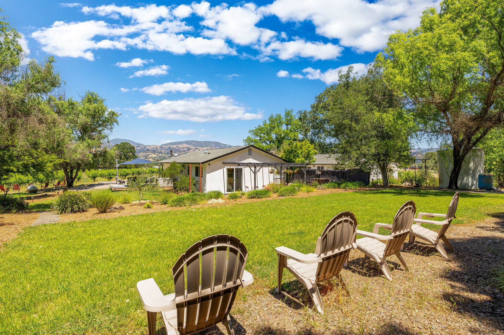 725 Lytton Station