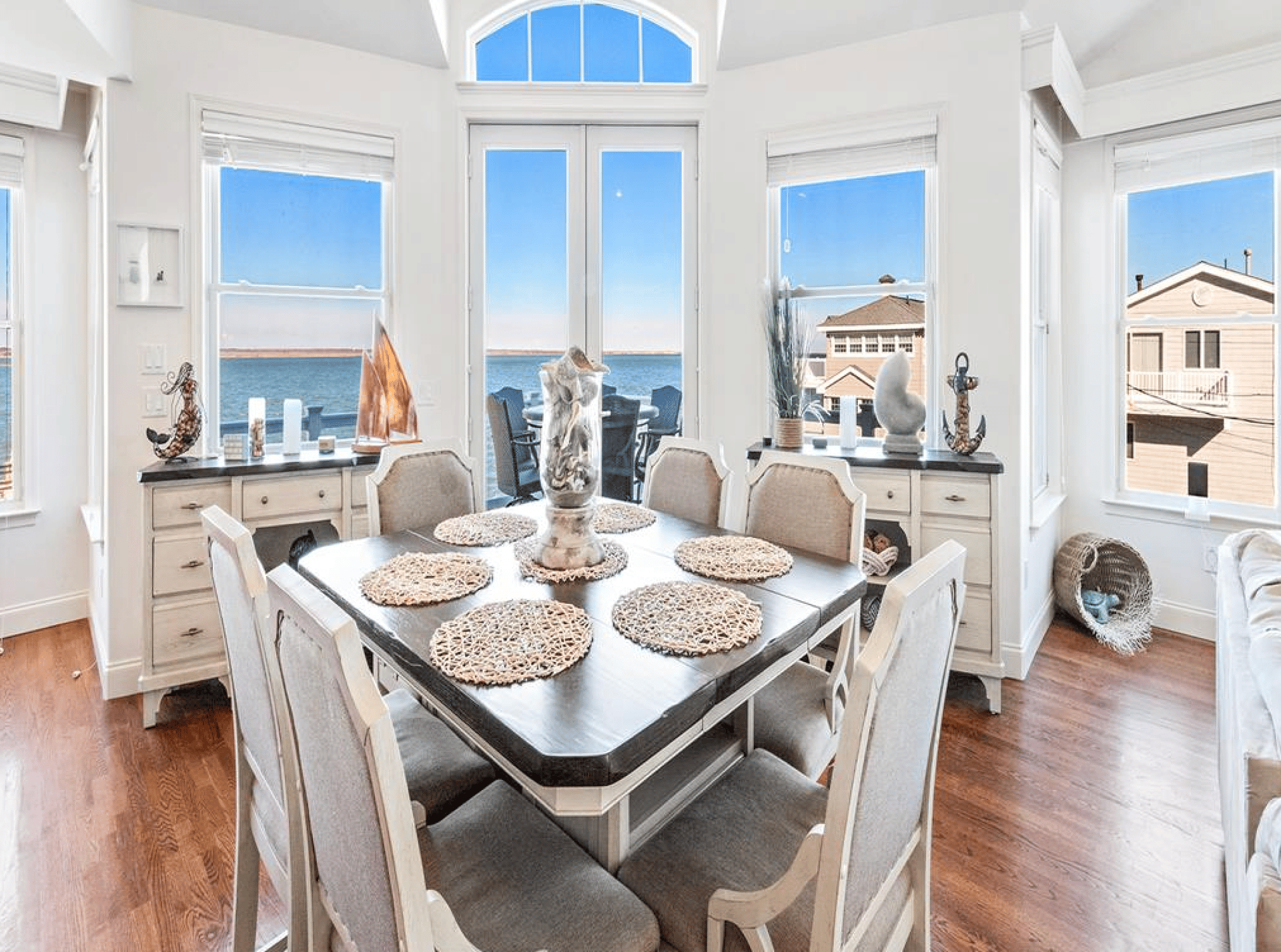 386 N 10th, Surf City