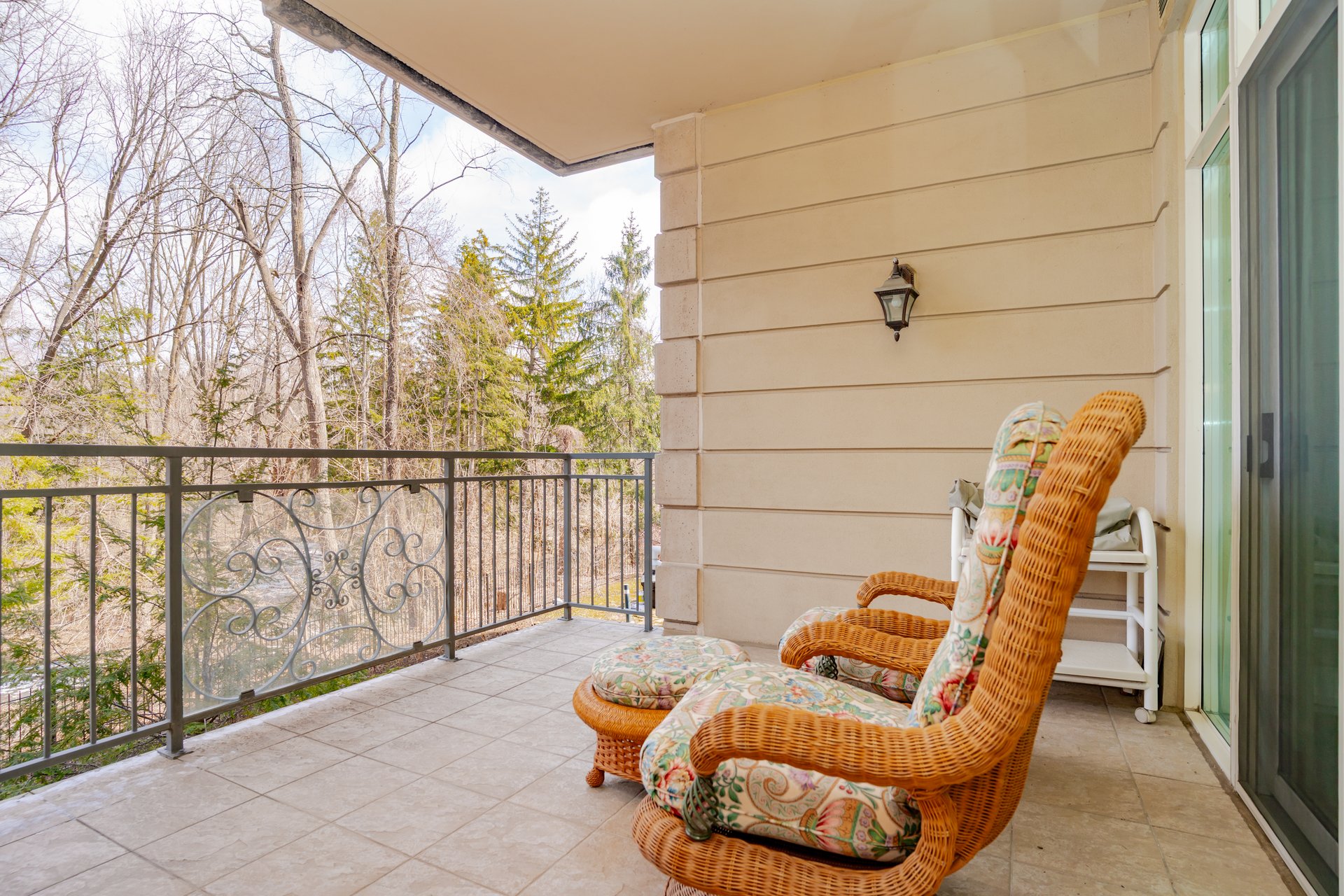 SOLD: Prestigious Tridel Boutique Condo