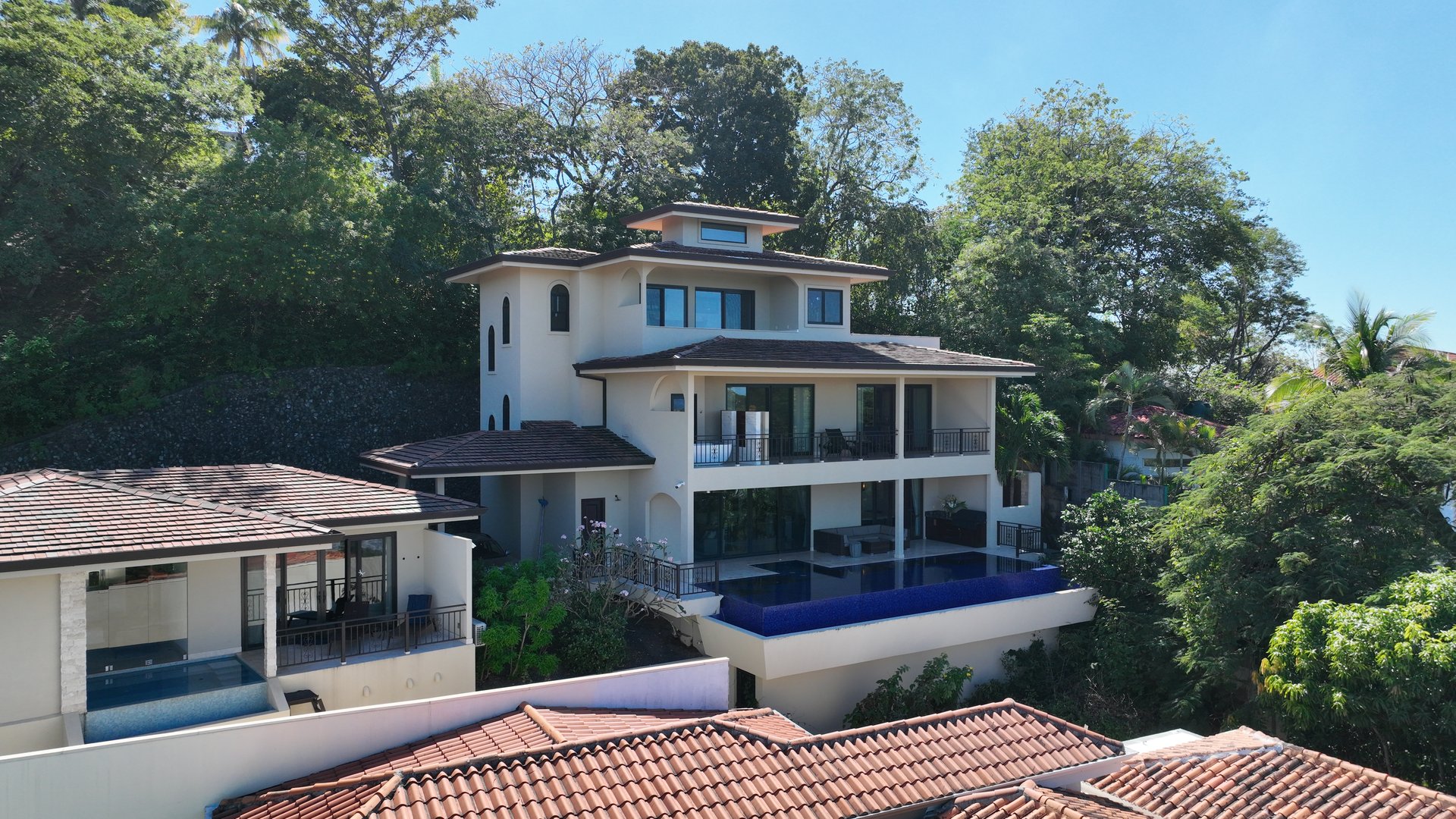 Casa Todo Bien and Guest House: Luxury 4BR Main Home + Guest House with Ocean Views