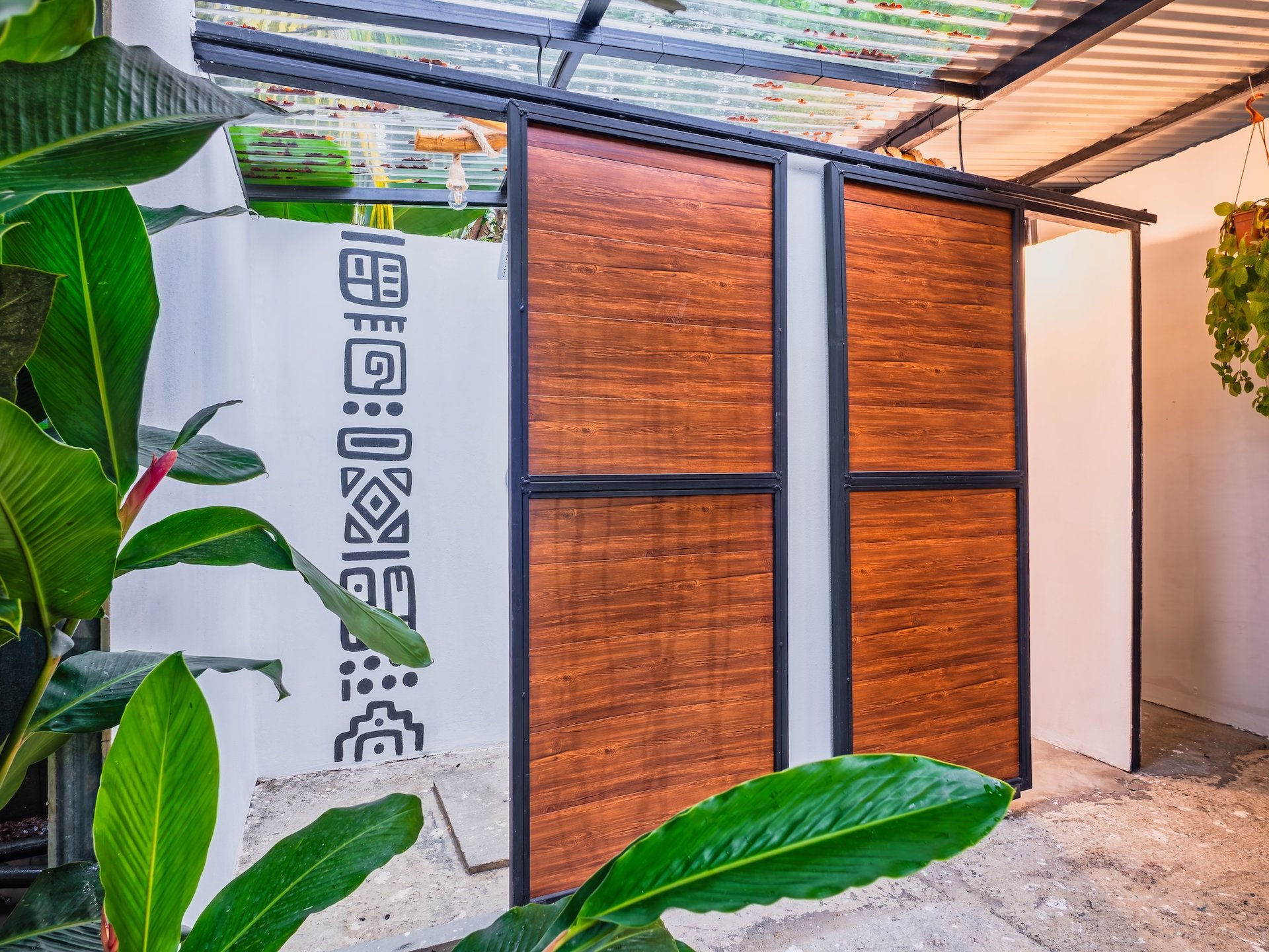 Turnkey Jungle Hostel with 16 Beds, Pool & Strong Revenue Potential Near Marino Ballena National Park