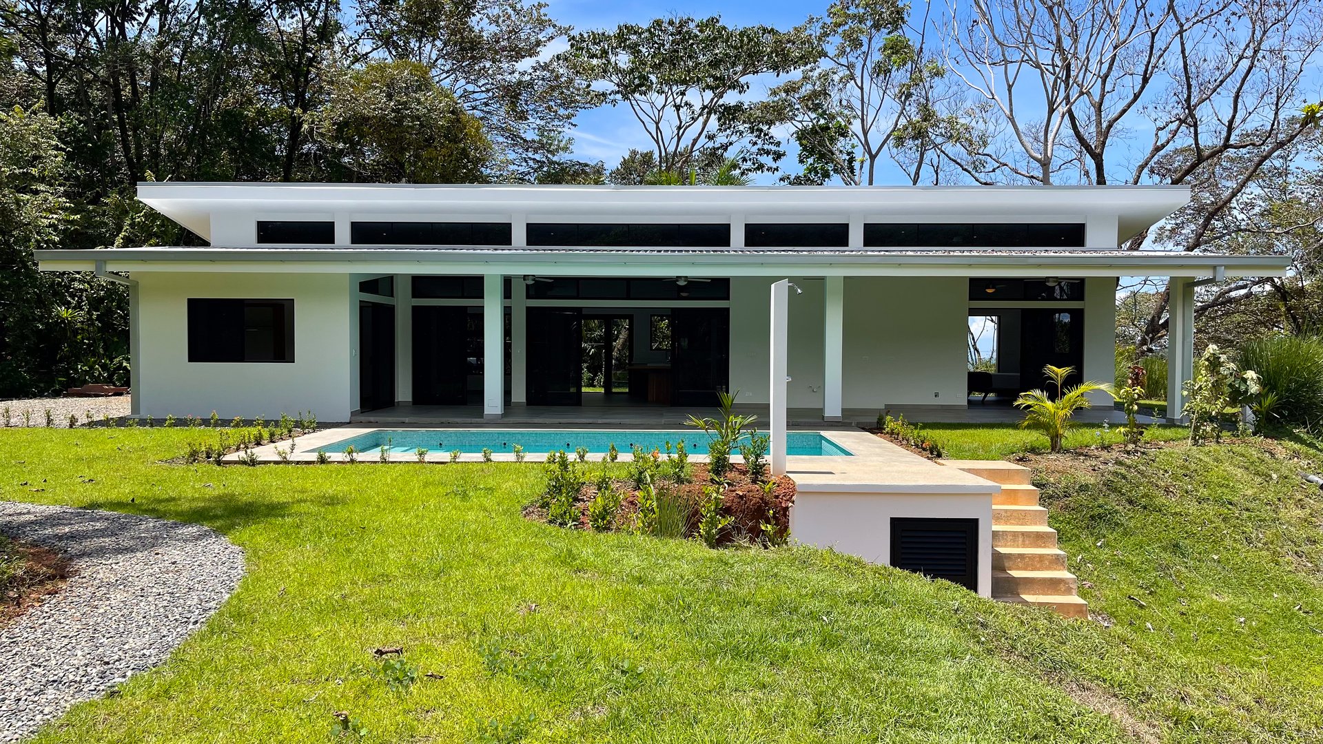 Exquisite Modern Retreat with Ocean and Mountain Views in Ojochal, Costa Rica