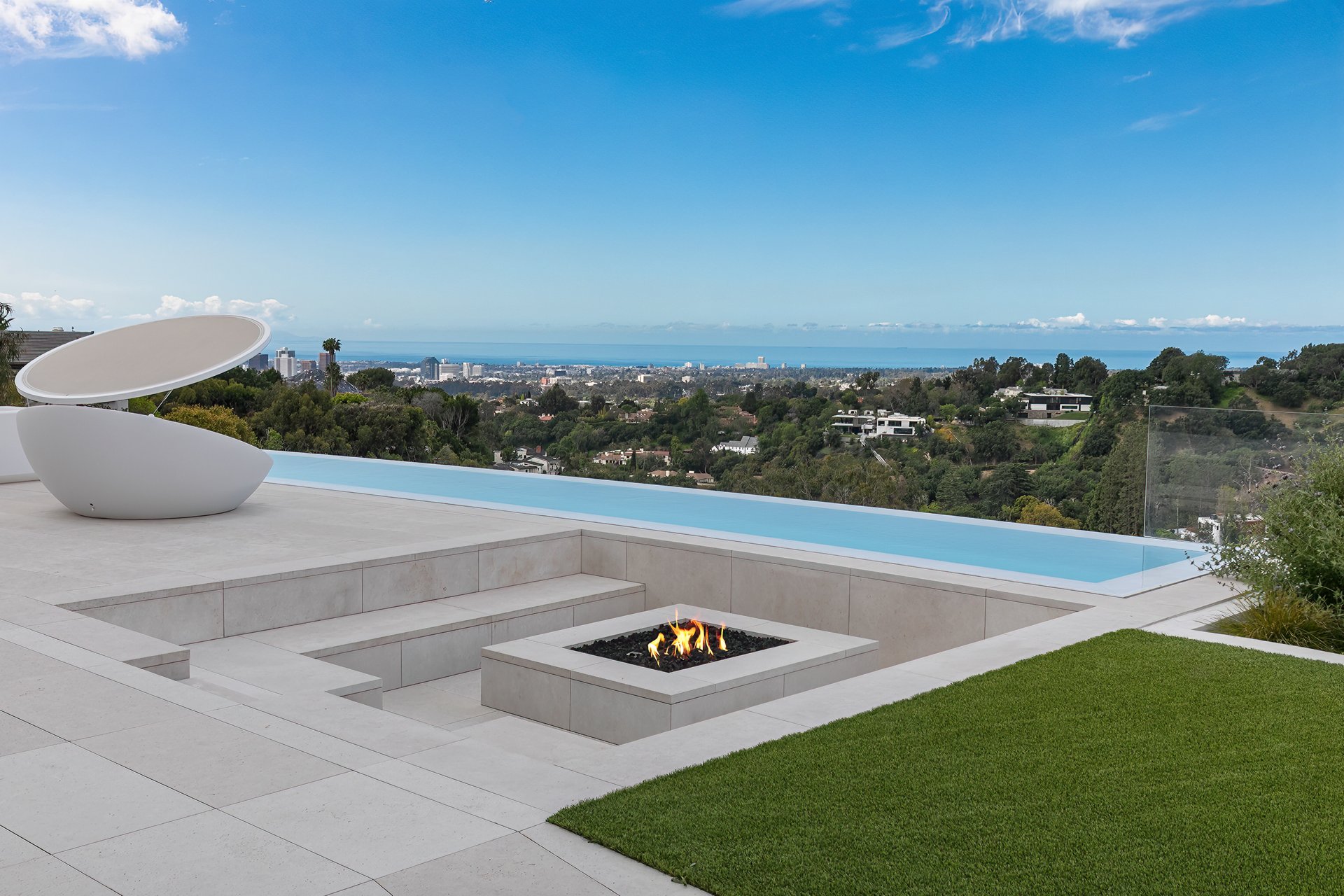 La Vue, Bel Air