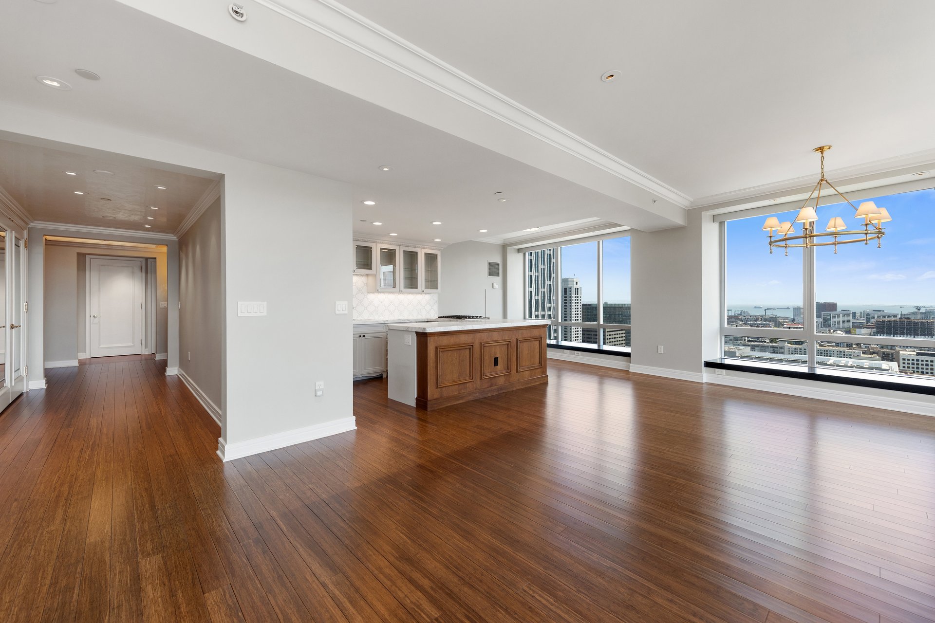 Glass-Walls and Panoramic Views