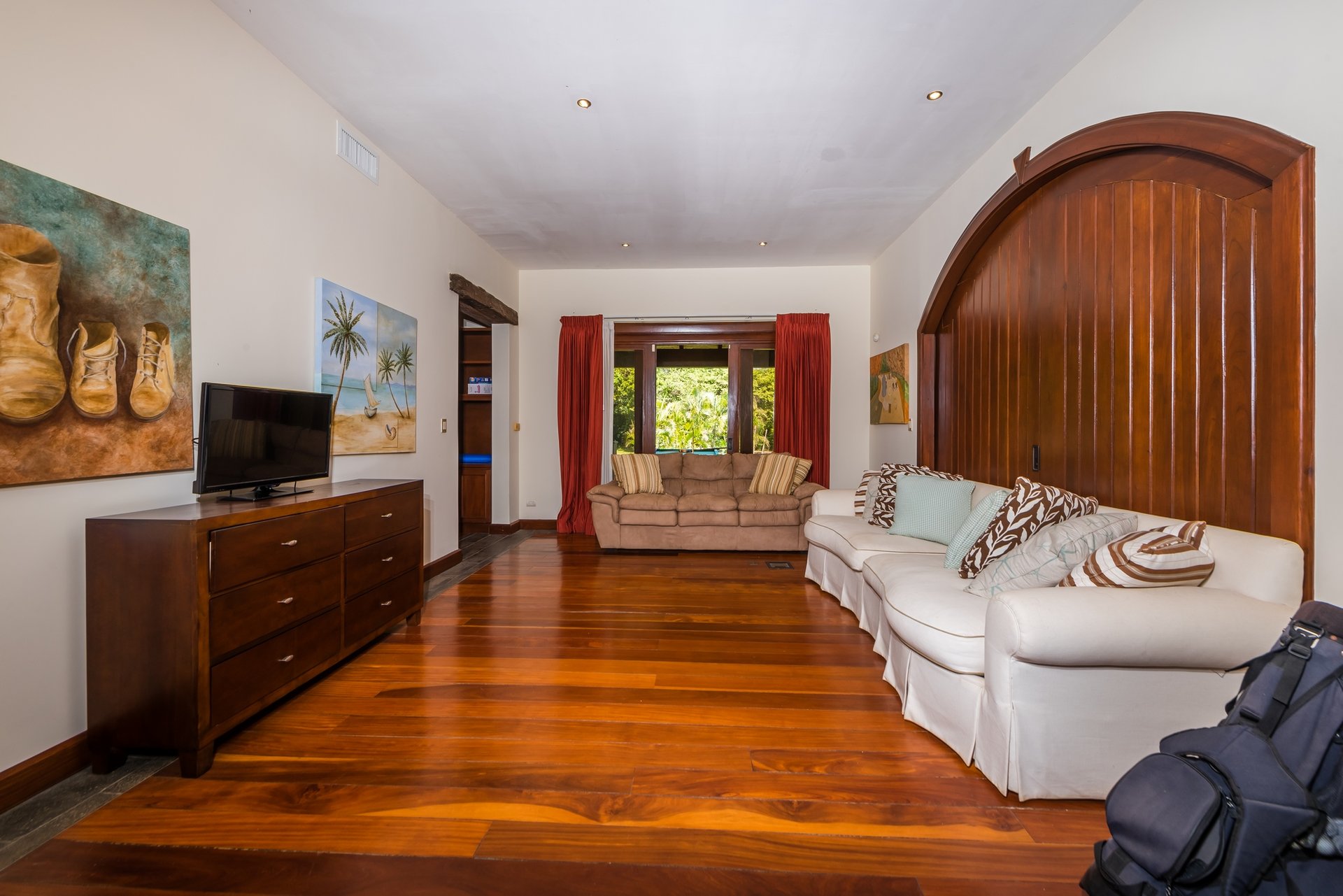 Casa Miraflores, Reserva De Golf #94 | Welcome to Casa Miraflores, an exquisite colonial-style estate home located in Hacienda Pinilla!