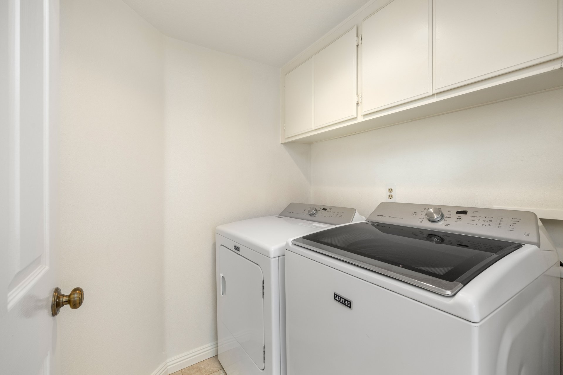 2736 Whitechapel Pl