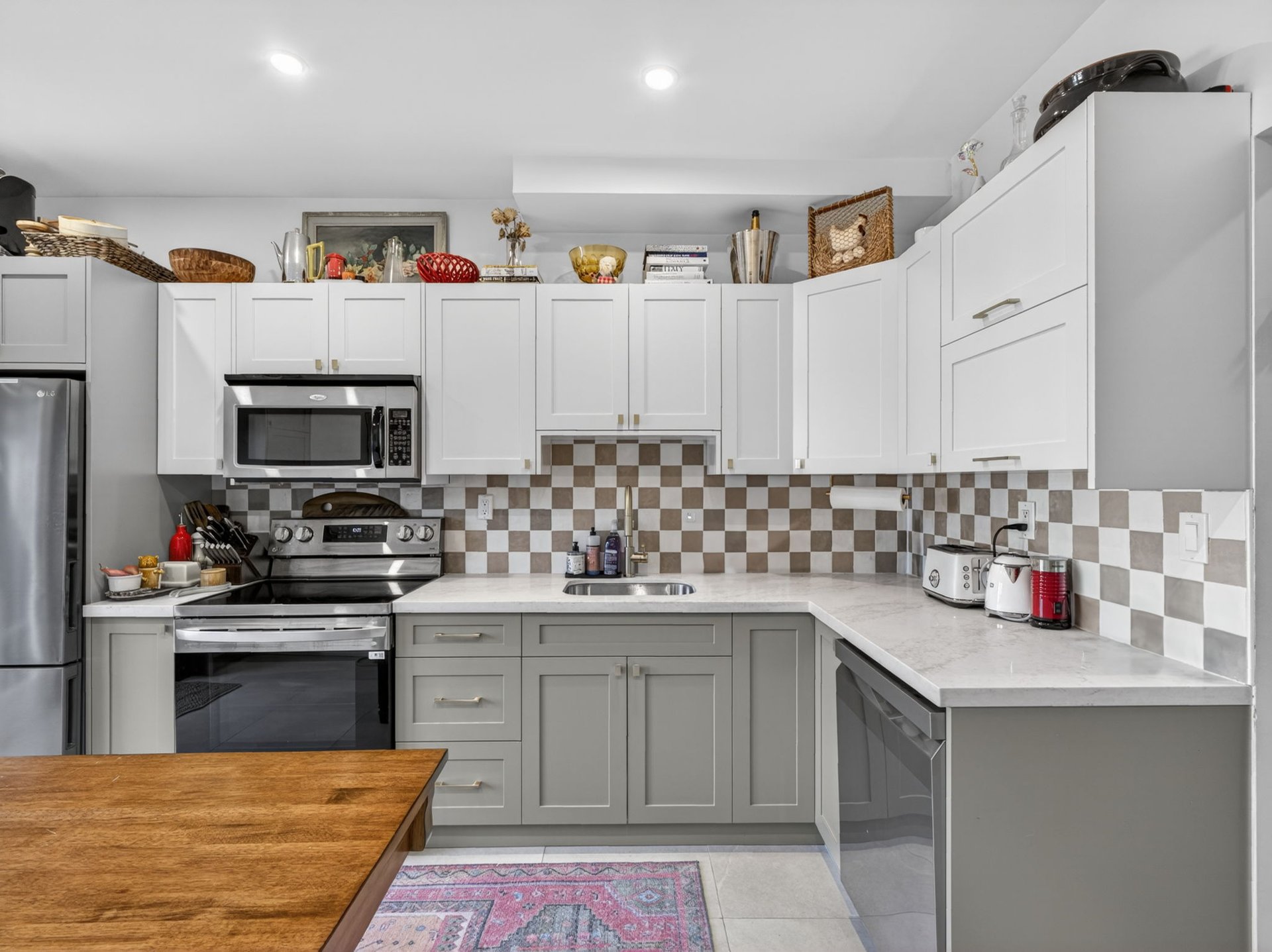SOLD: Vibrant Corso Italia
