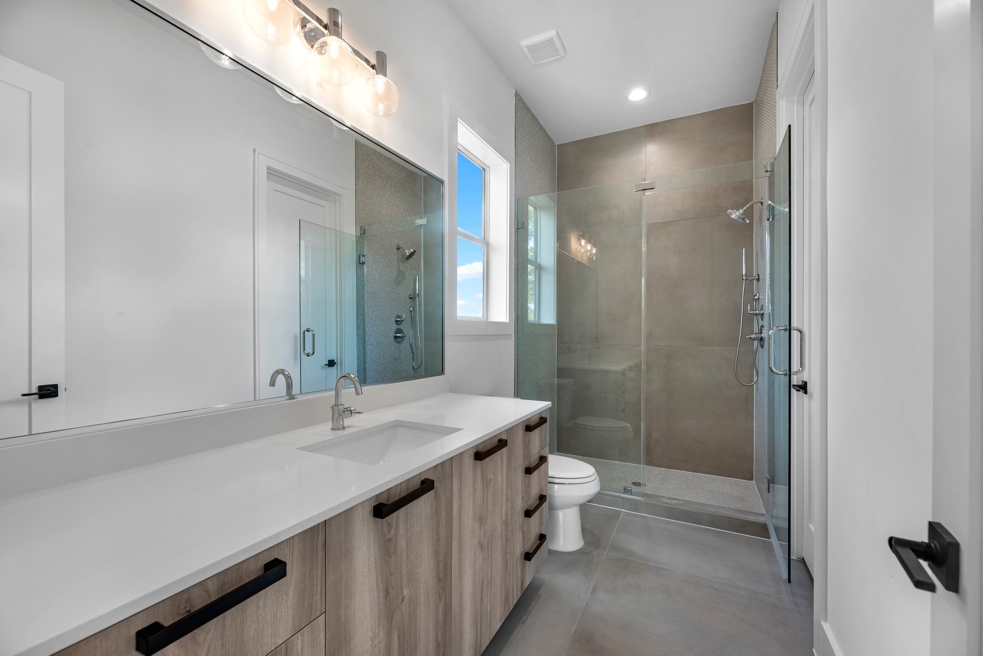 963 West 41st Street