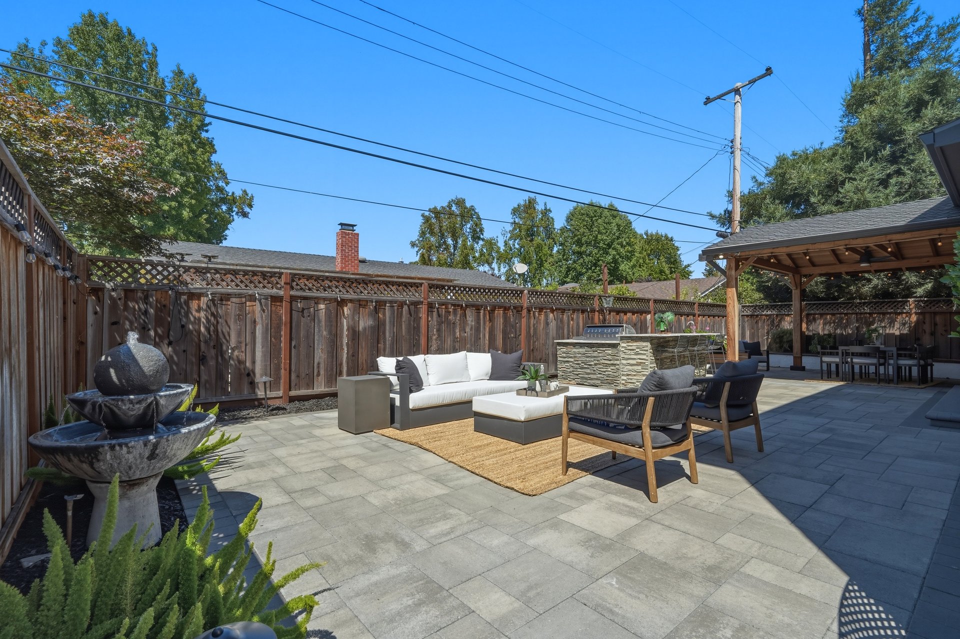 1257 Woodlawn AVE