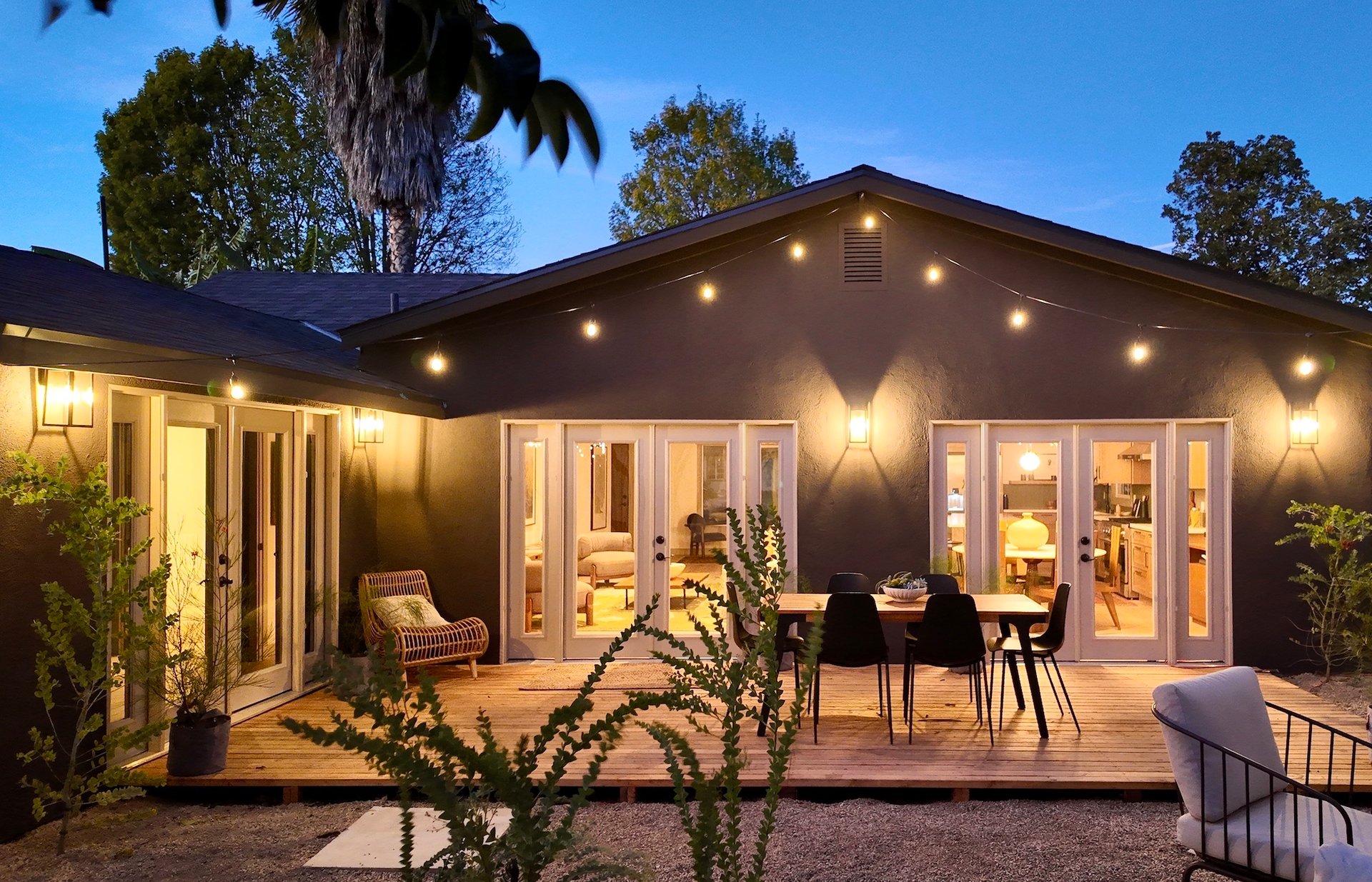Outback Modern. Lake Balboa