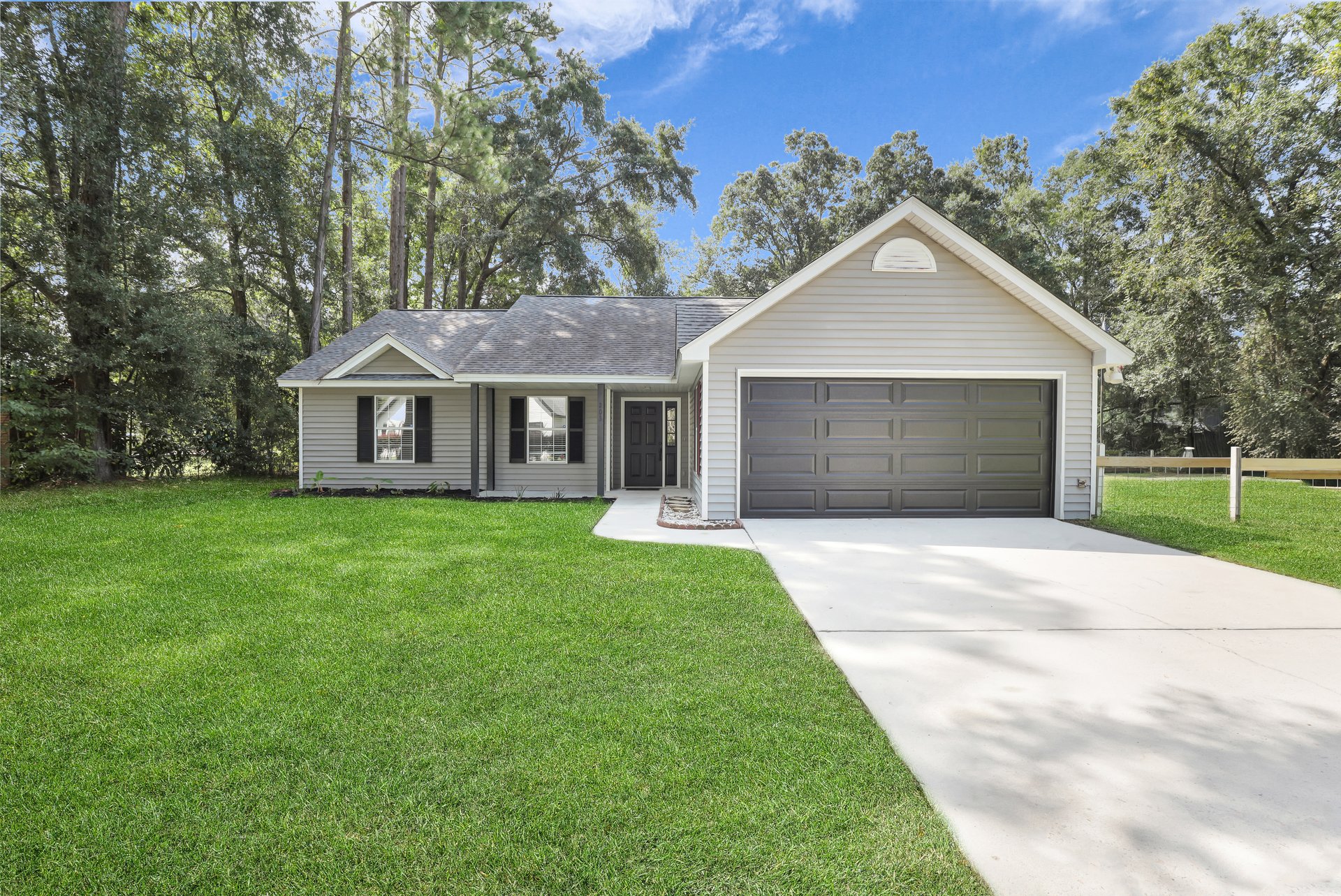 NO HOA - Ridgeland Gem!