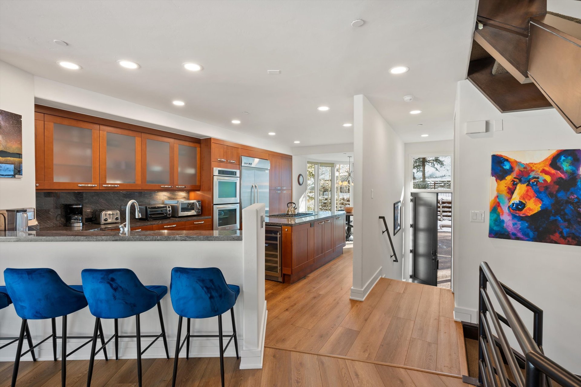 Ski-In/Ski-Out Luxury: Deerbrook Townhome
