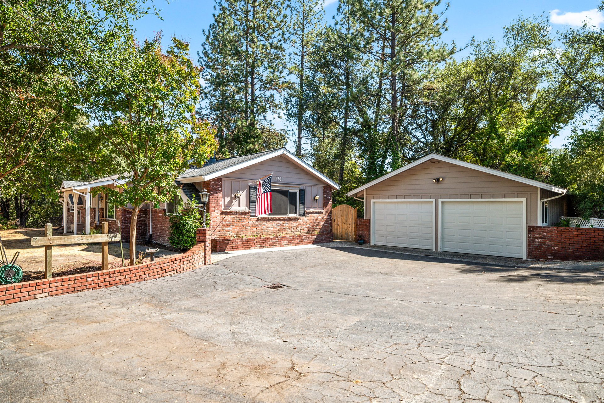 5761 Forest Lake Rd,