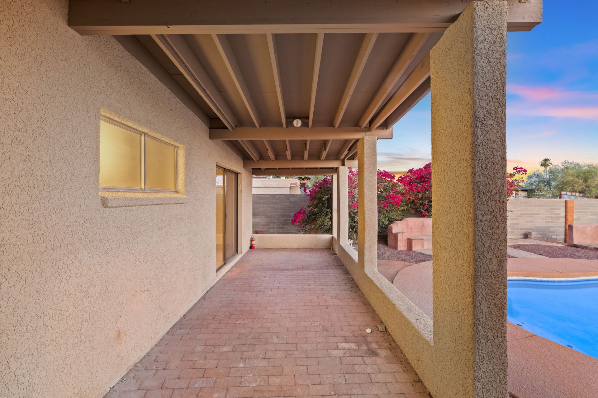 2540 S Marianne