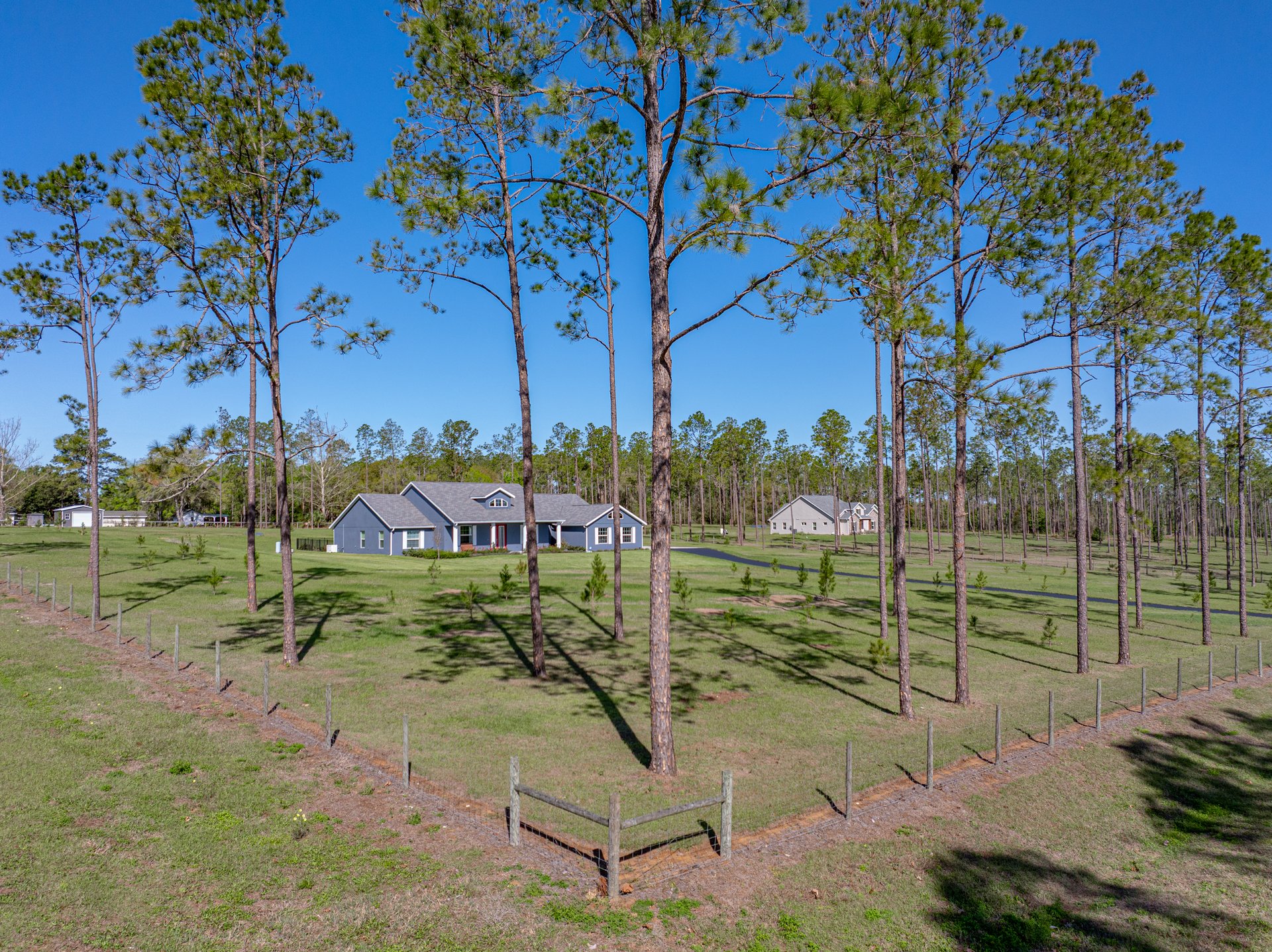 17703 COUNTRY SQUIRE LN