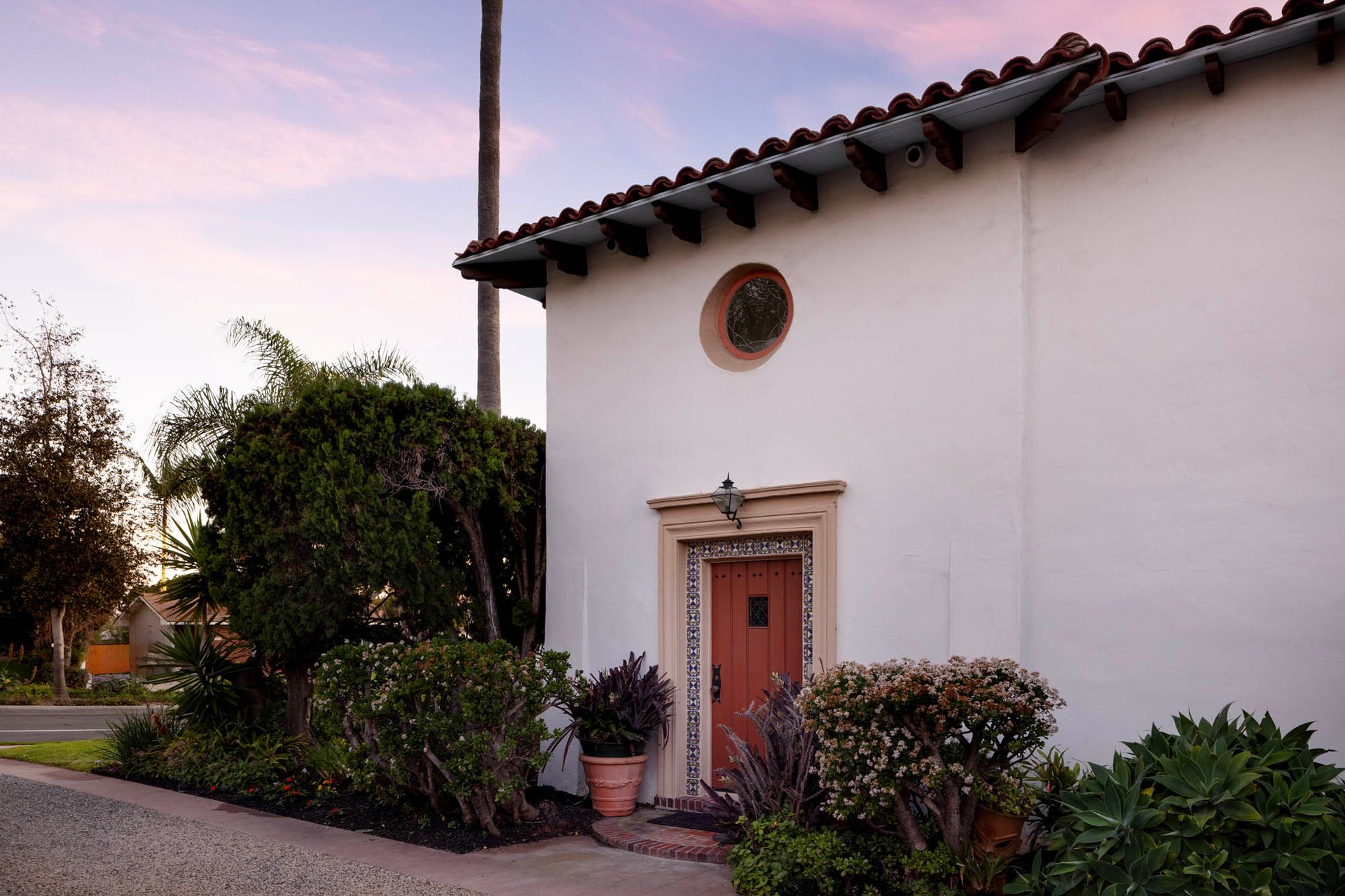 212 W Avenida Valencia