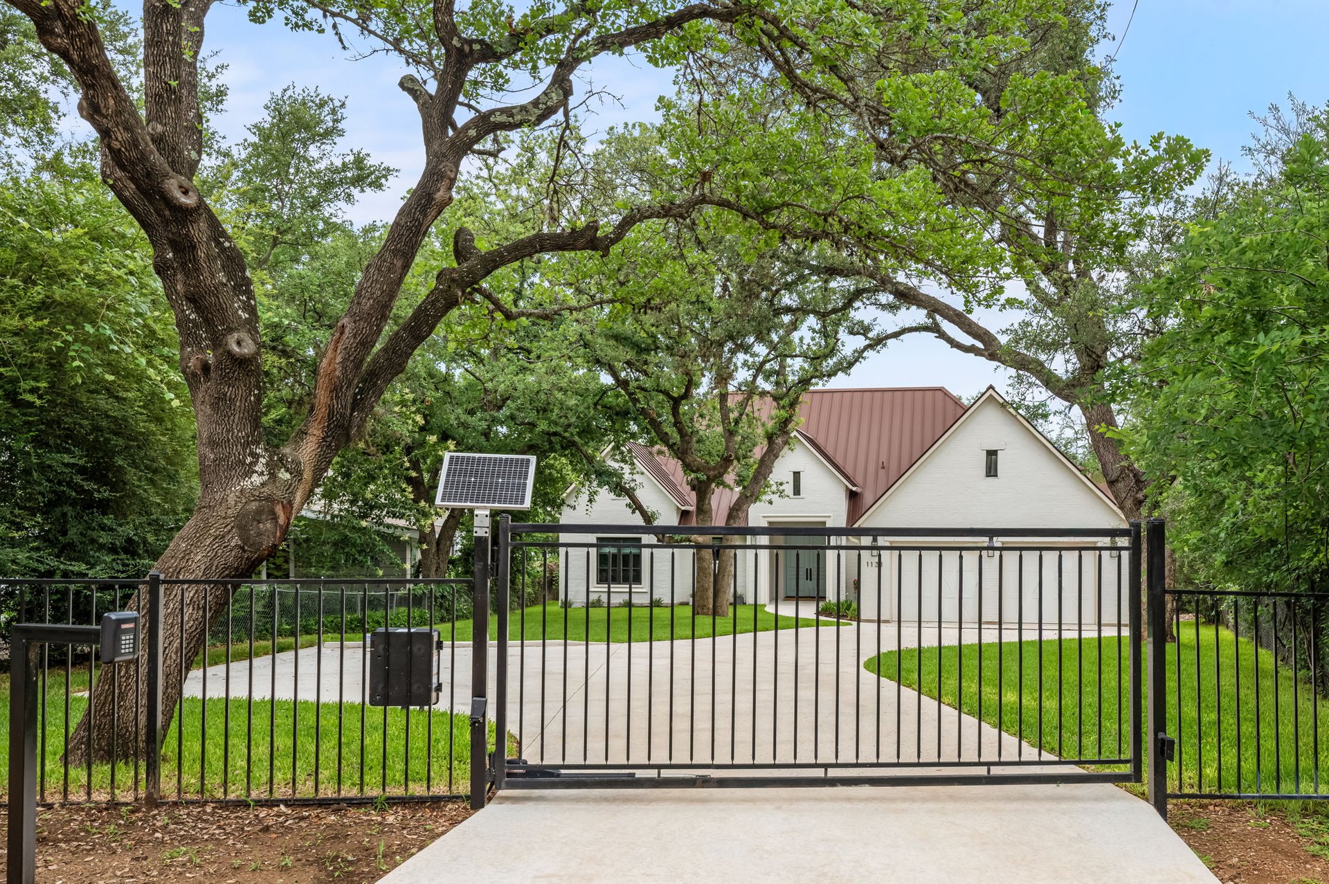1131 N Shorewood Drive